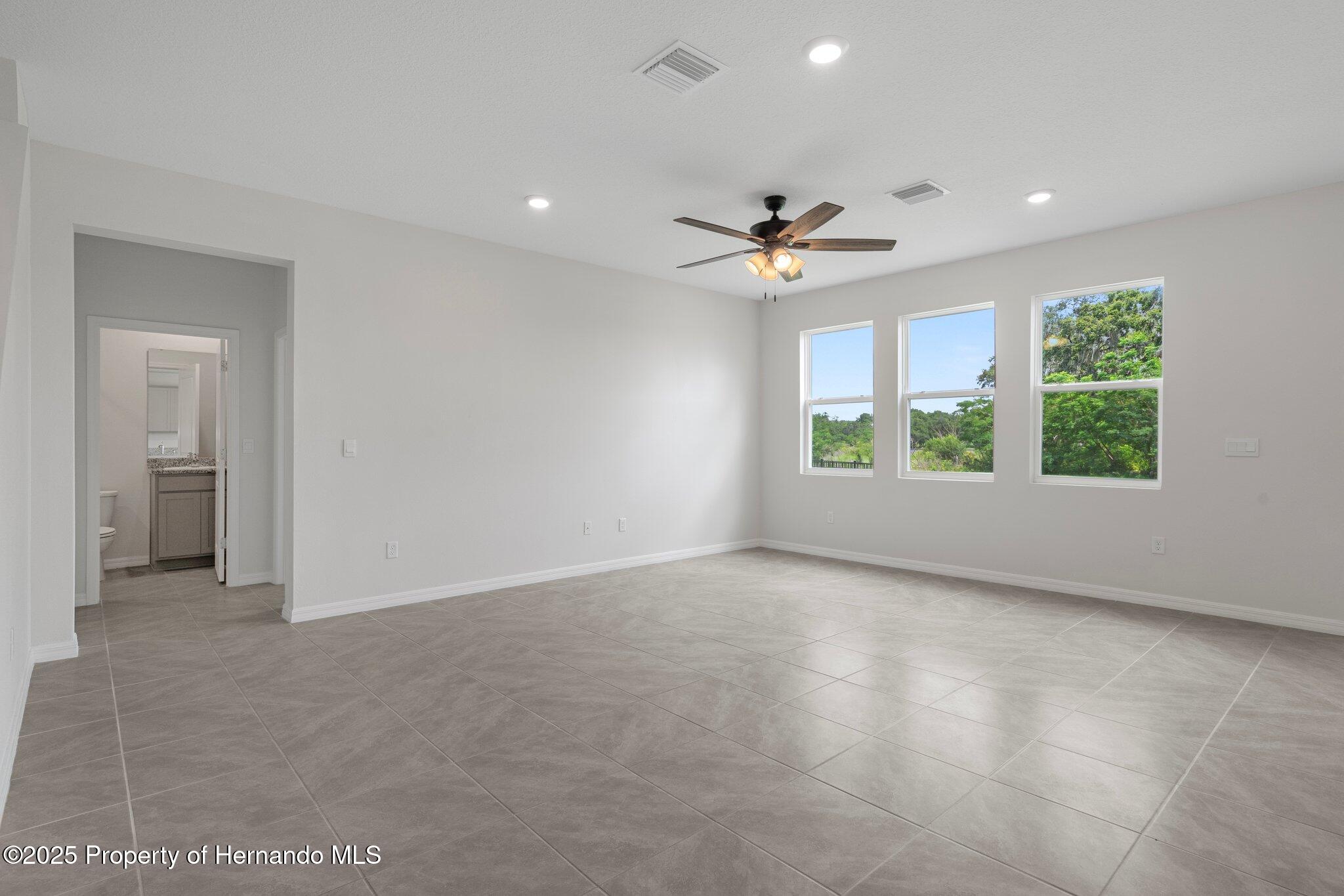 13919 Wineberry Drive, Dade City, Florida image 16