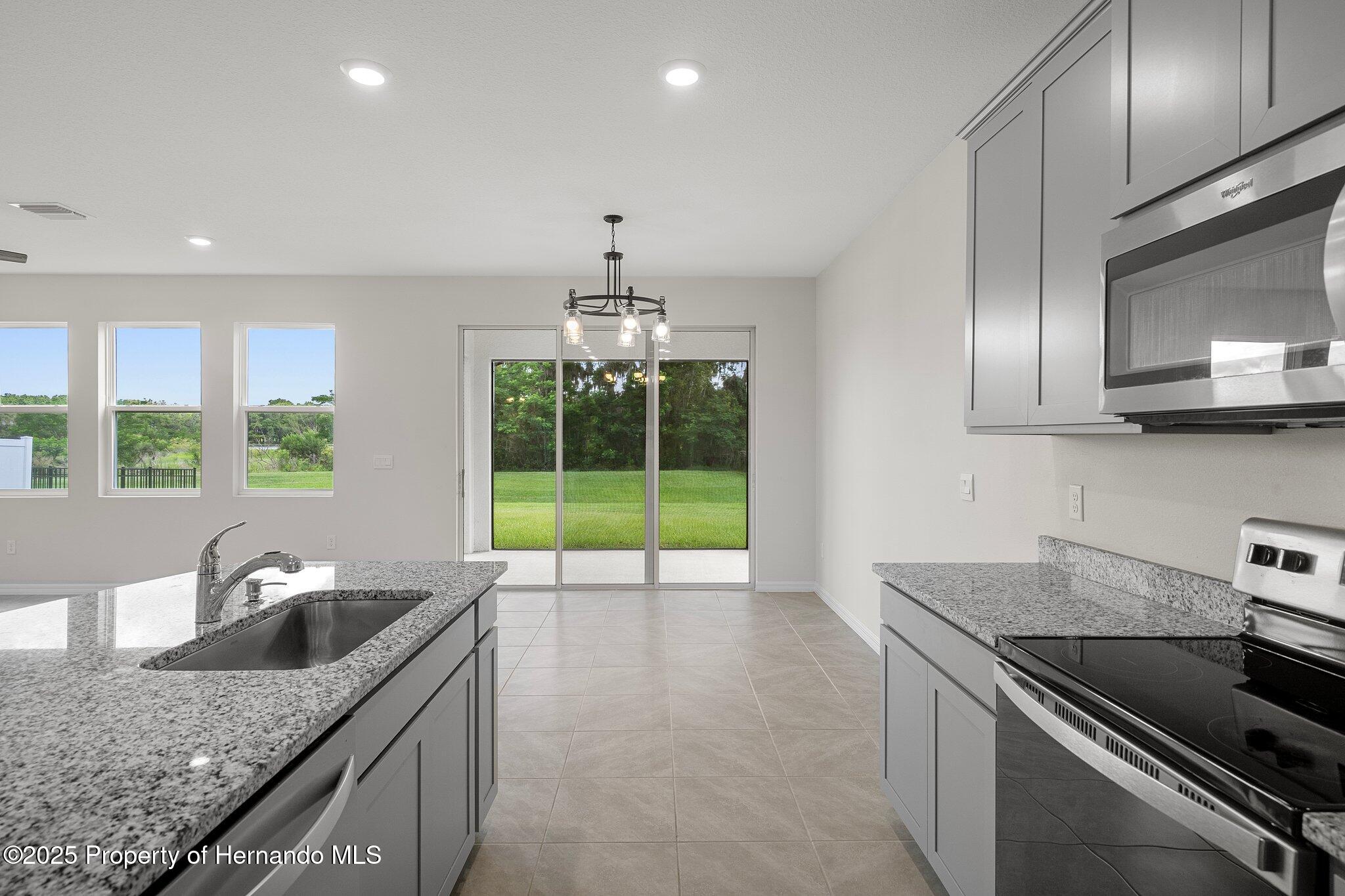13919 Wineberry Drive, Dade City, Florida image 12