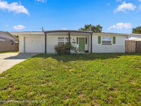 Homes For Sale - 1031 Classic Drive<br/> Holiday, FL 34691