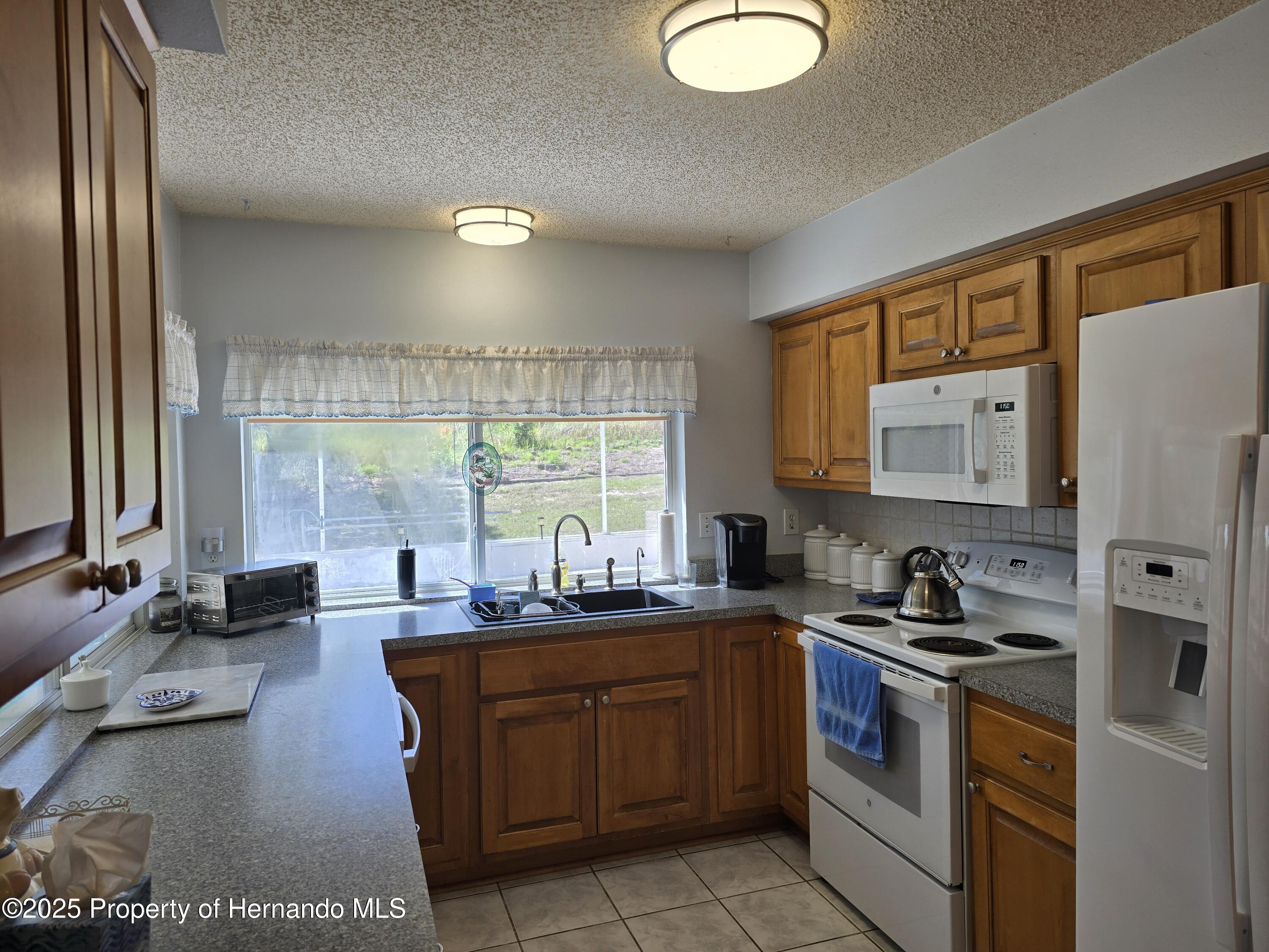 6516 Hillview Rd, Spring Hill, Florida image 14