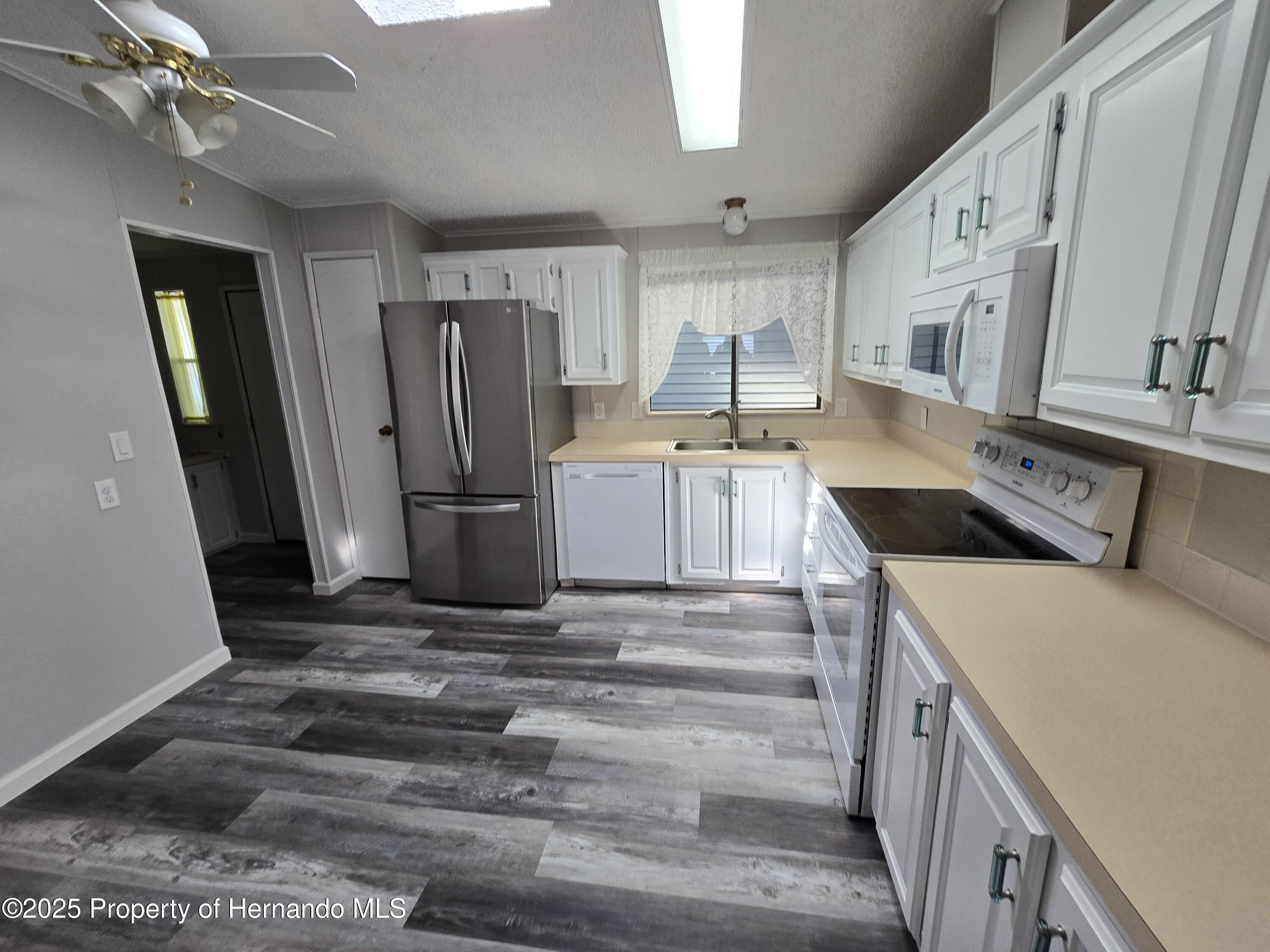 14049 Brookridge Boulevard, Brooksville, Florida image 9