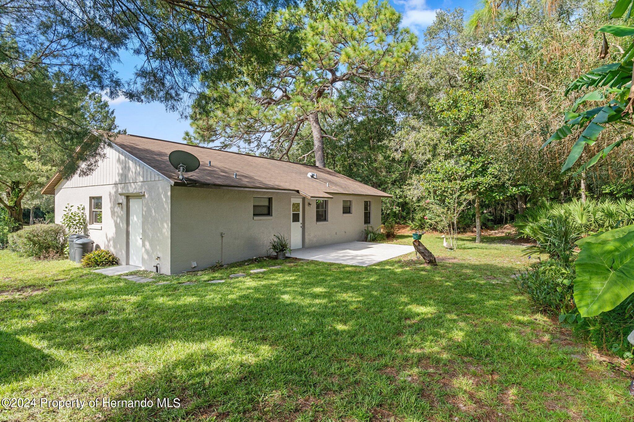 7205 Village Drive, Homosassa, Florida image 25