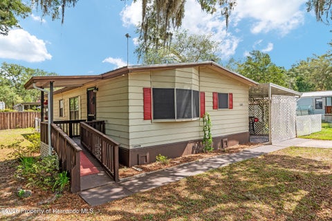 Mobile Home For Sale - 11211 NW 113 Place<br/> Levy County, Chiefland, FL 32626