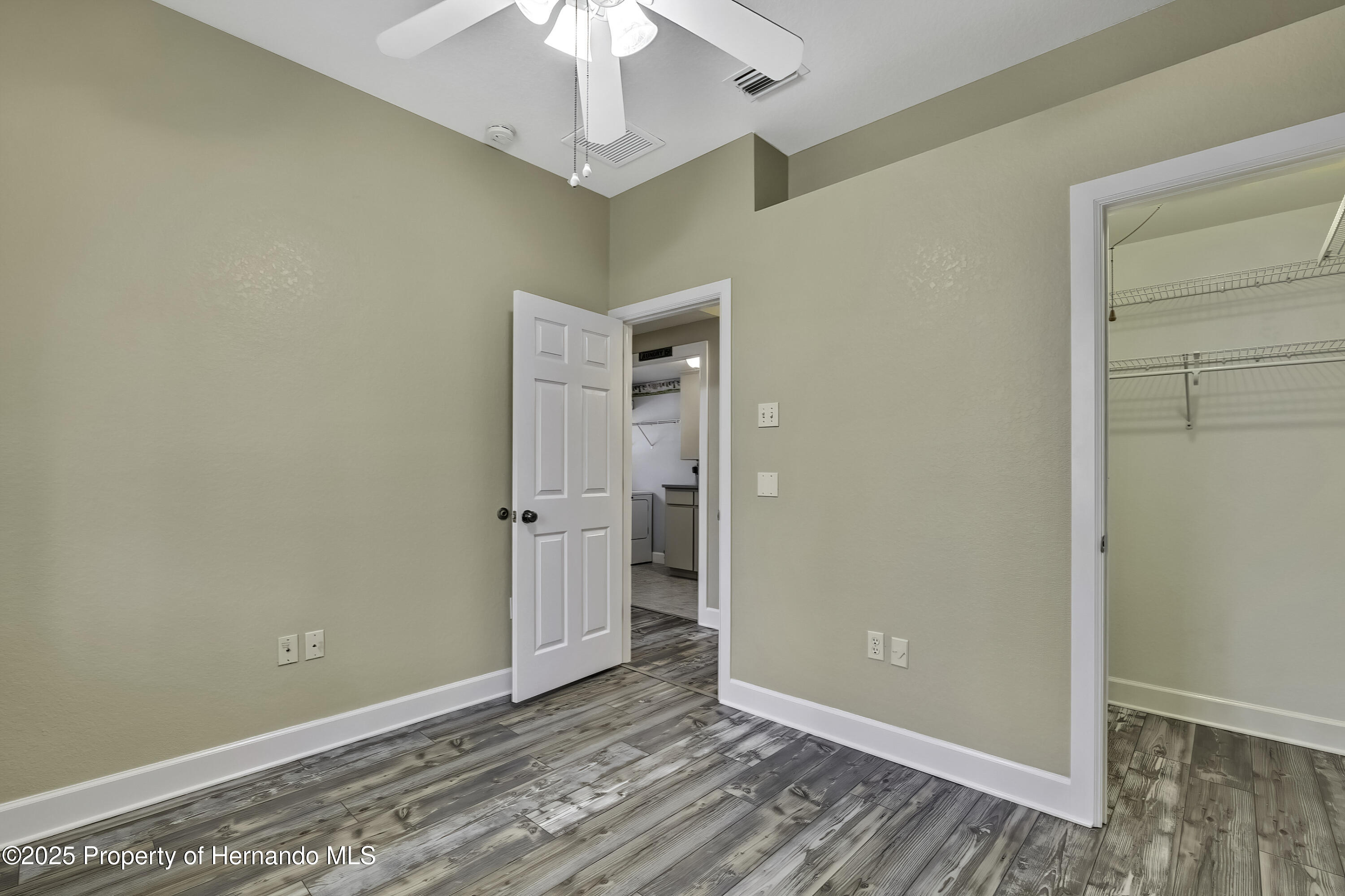 9019 Long Lake Avenue, Weeki Wachee, Florida image 38