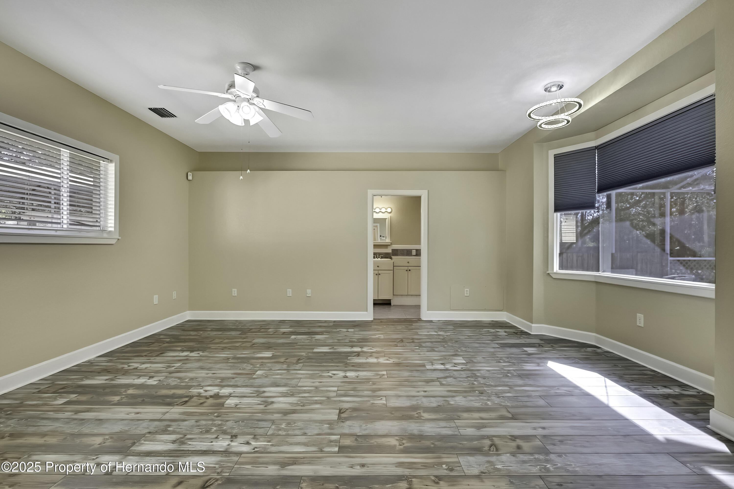 9019 Long Lake Avenue, Weeki Wachee, Florida image 27