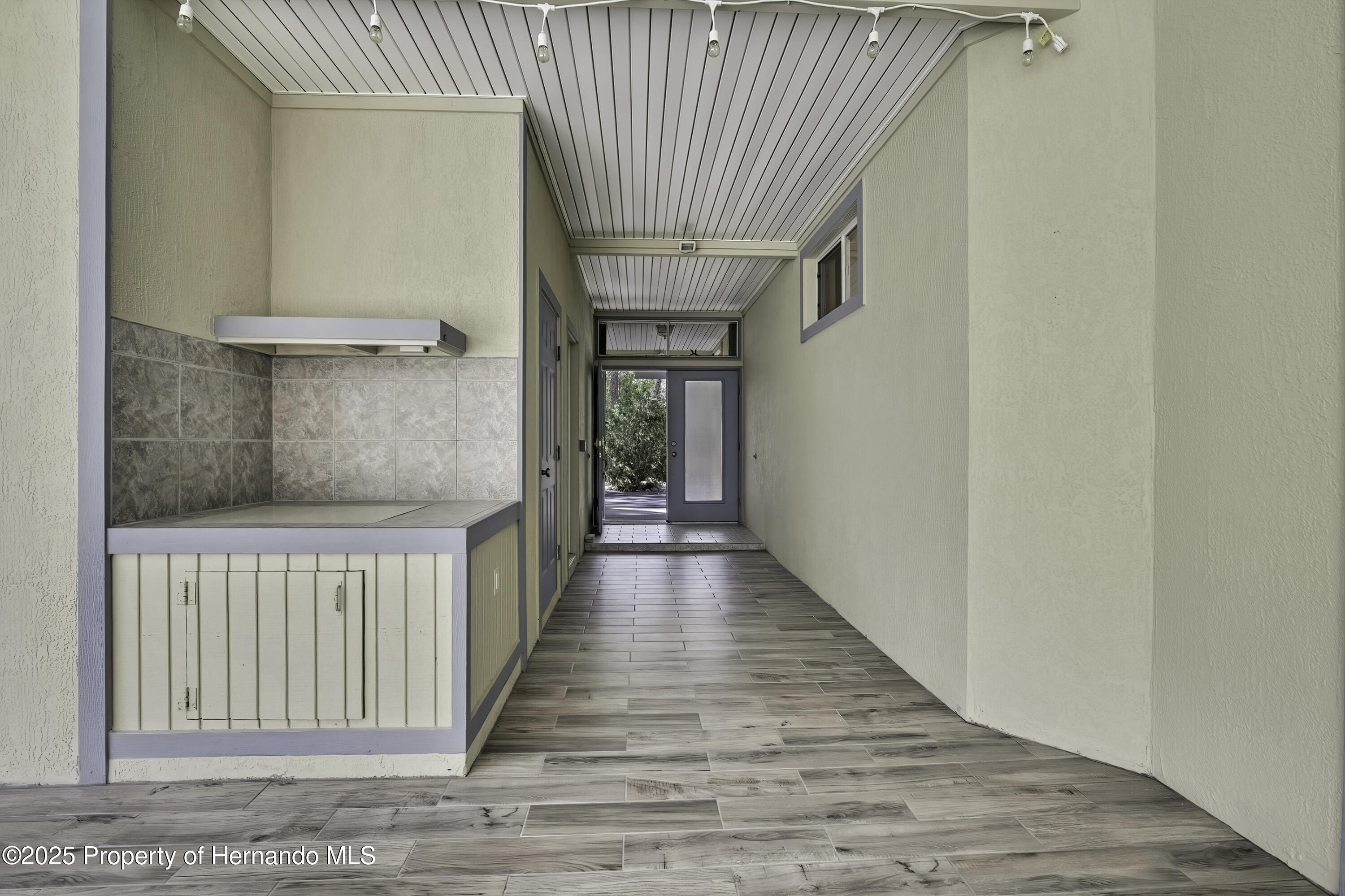 9019 Long Lake Avenue, Weeki Wachee, Florida image 7