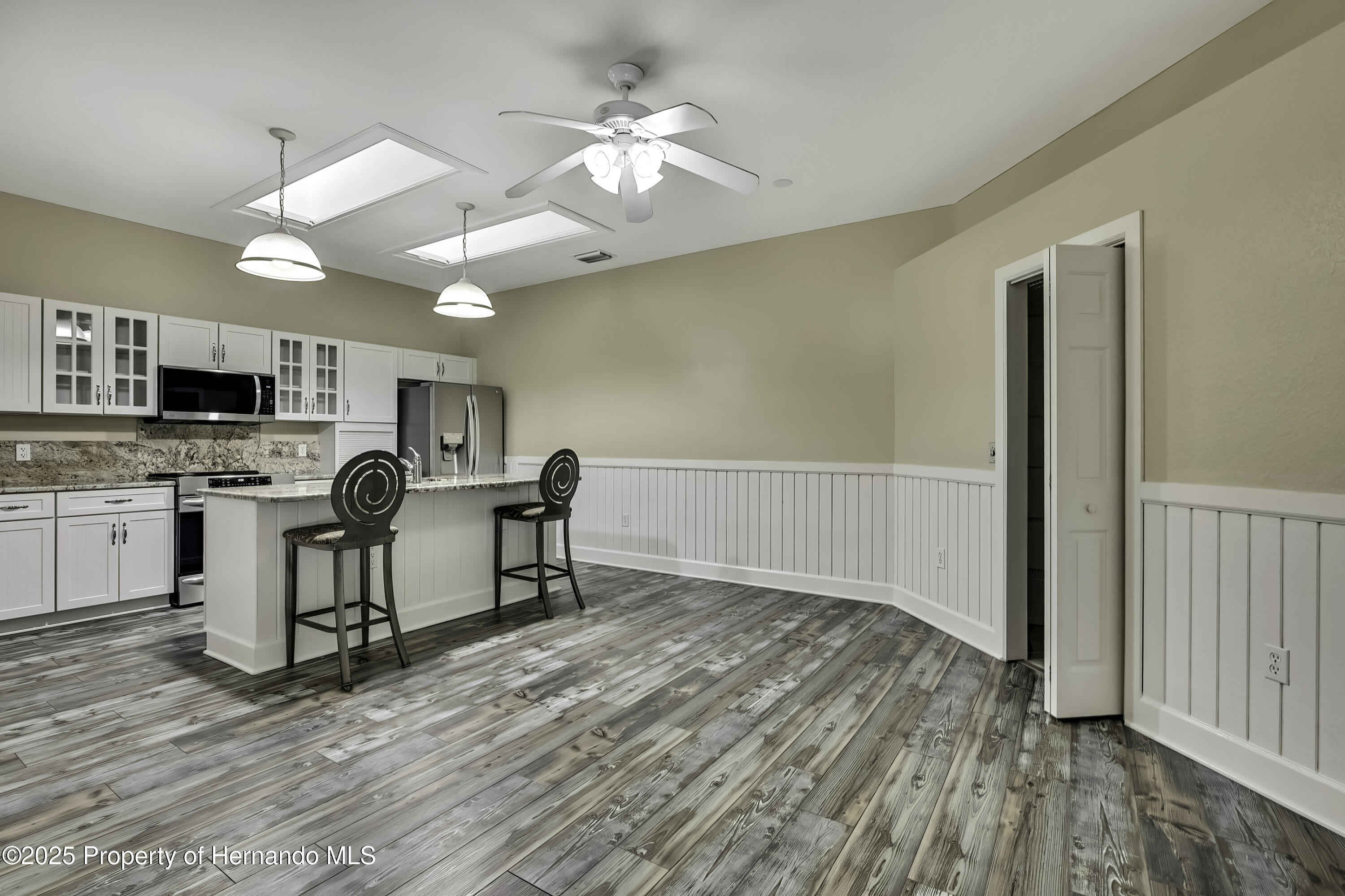 9019 Long Lake Avenue, Weeki Wachee, Florida image 18