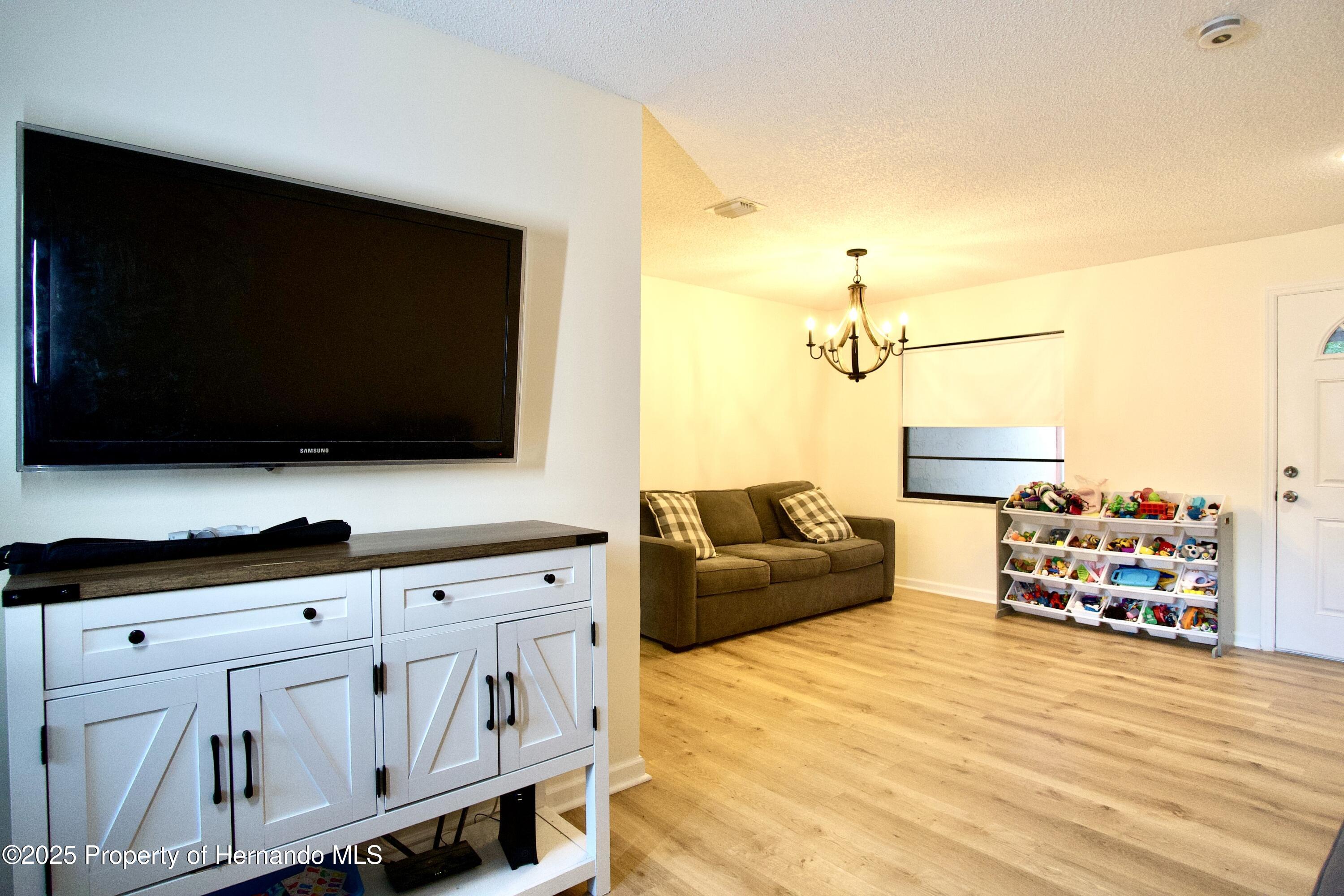 4605 Freshwind Avenue, Tampa, Florida image 10