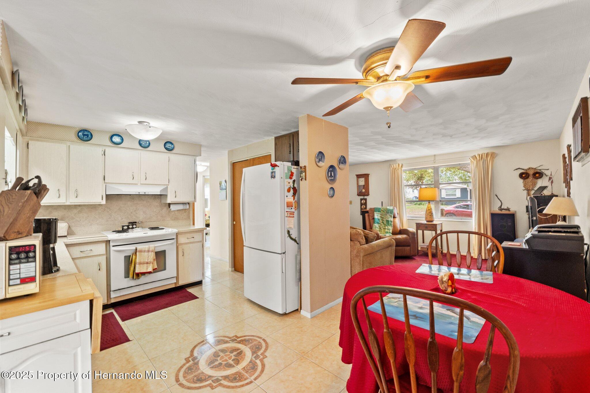 5031 Overlook Drive, New Port Richey, Florida image 9