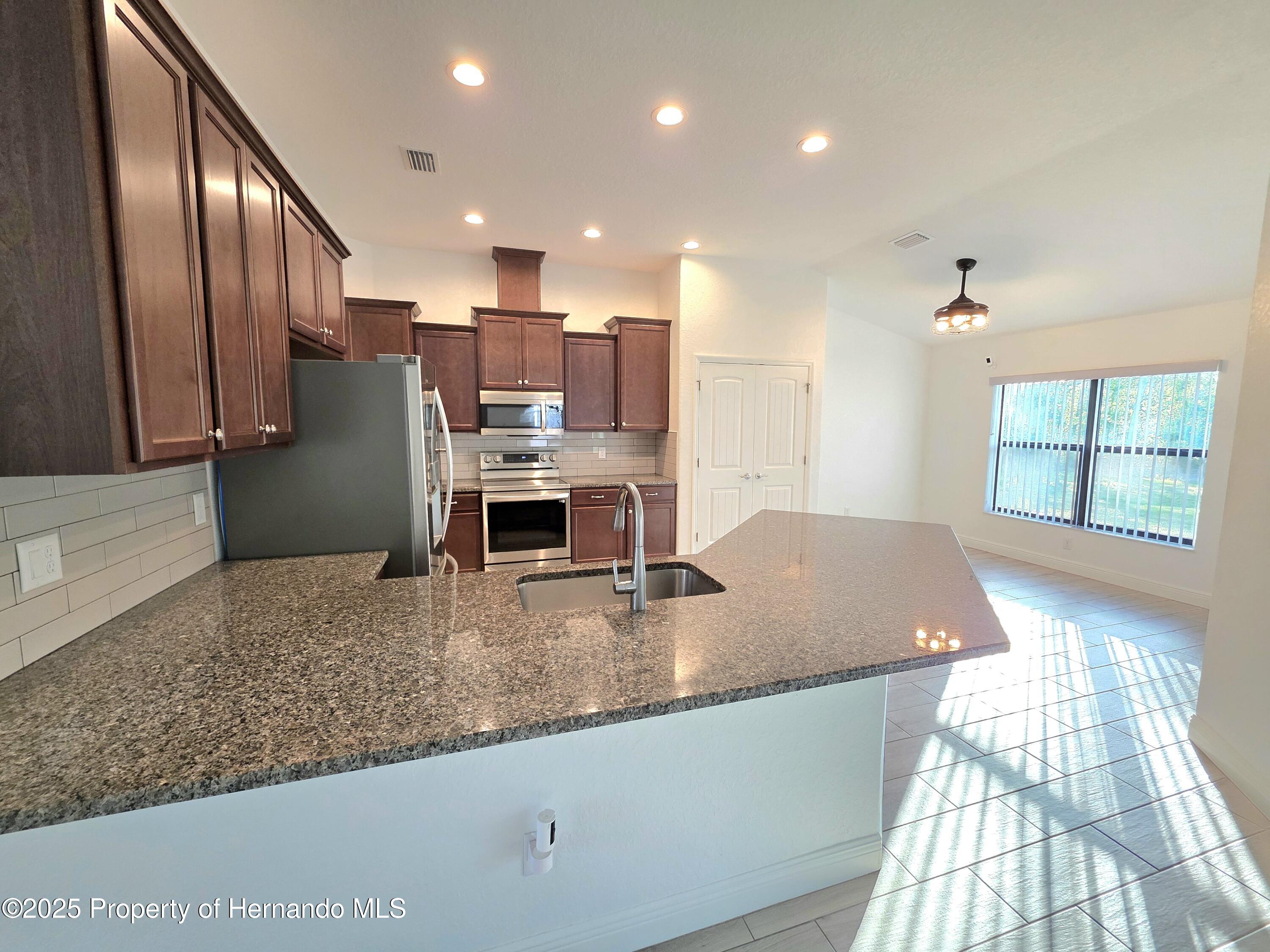 11240 Marvelwood Road, Brooksville, Florida image 10