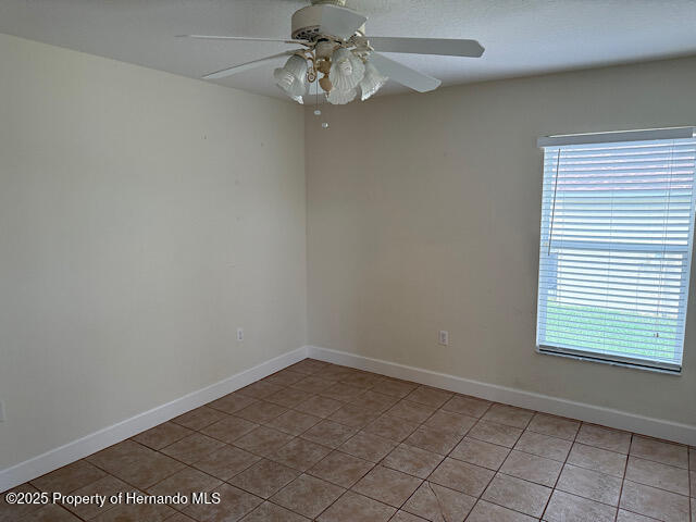 5165 Greystone Drive, Spring Hill, Florida image 8