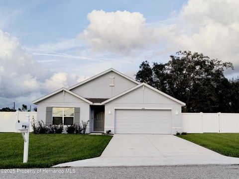 Homes For Sale - 6476 Melacano Avenue<br/> Spring Hill, FL 34608