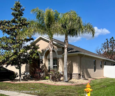 Homes For Sale - 18334 Waydale Loop<br/> Hudson, FL 34667
