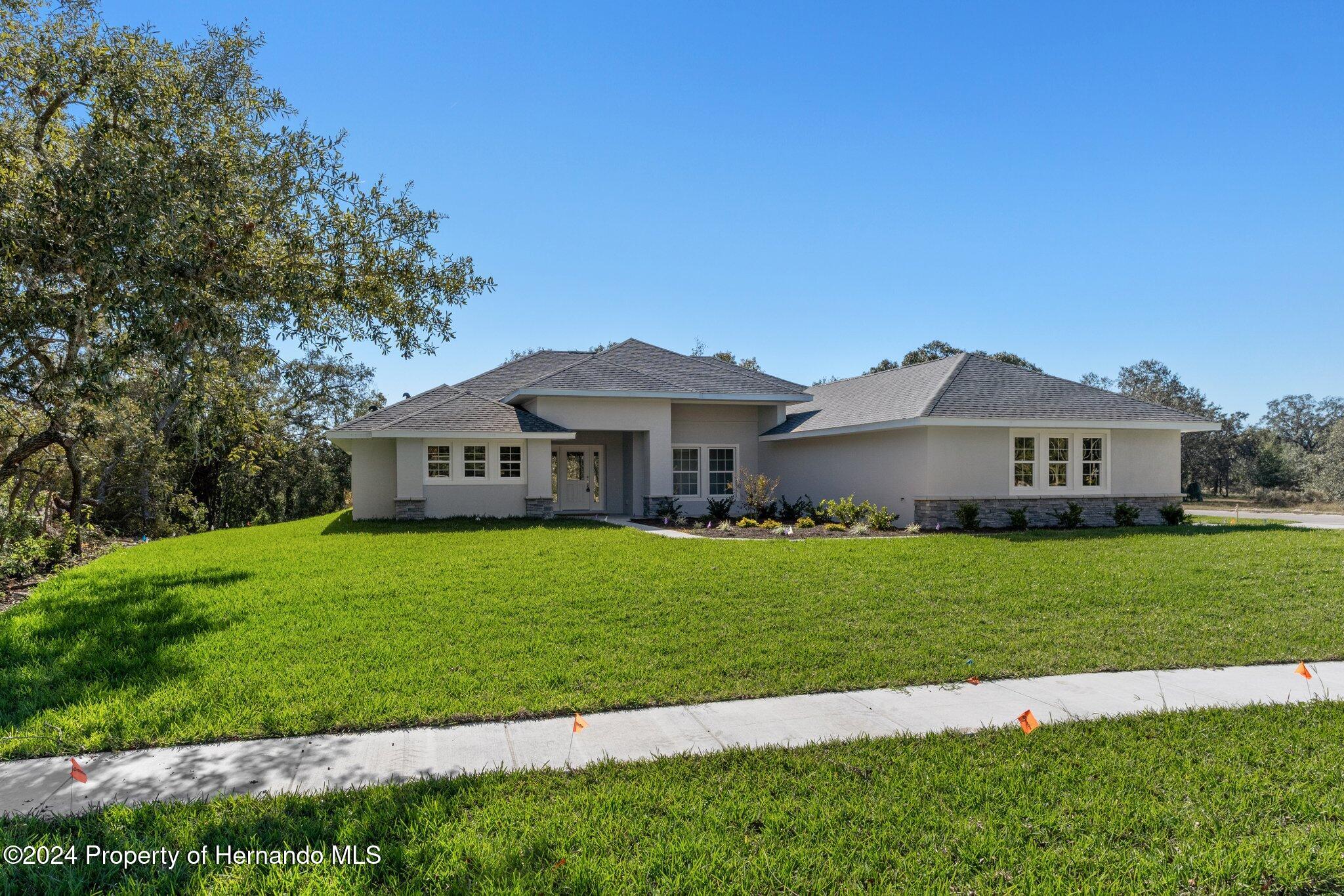 18132 Winding Oaks Boulevard, Hudson, Florida image 2