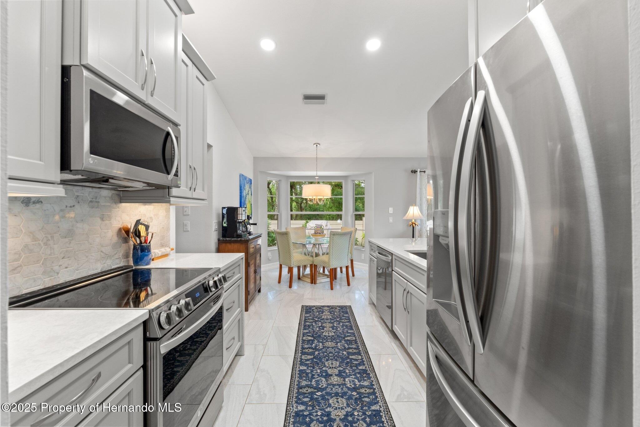 7367 Willow Brook Drive, Spring Hill, Florida image 12