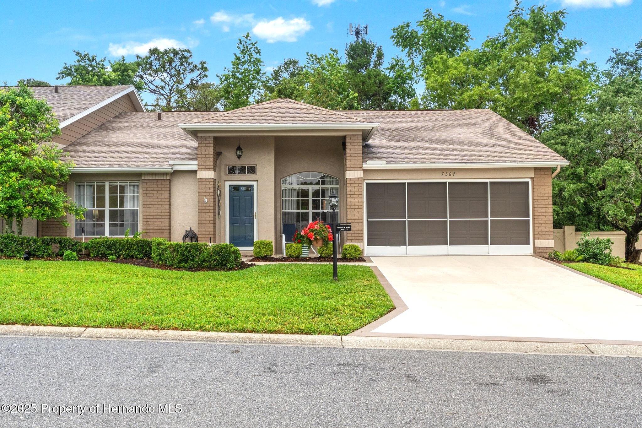 7367 Willow Brook Drive, Spring Hill, Florida image 2