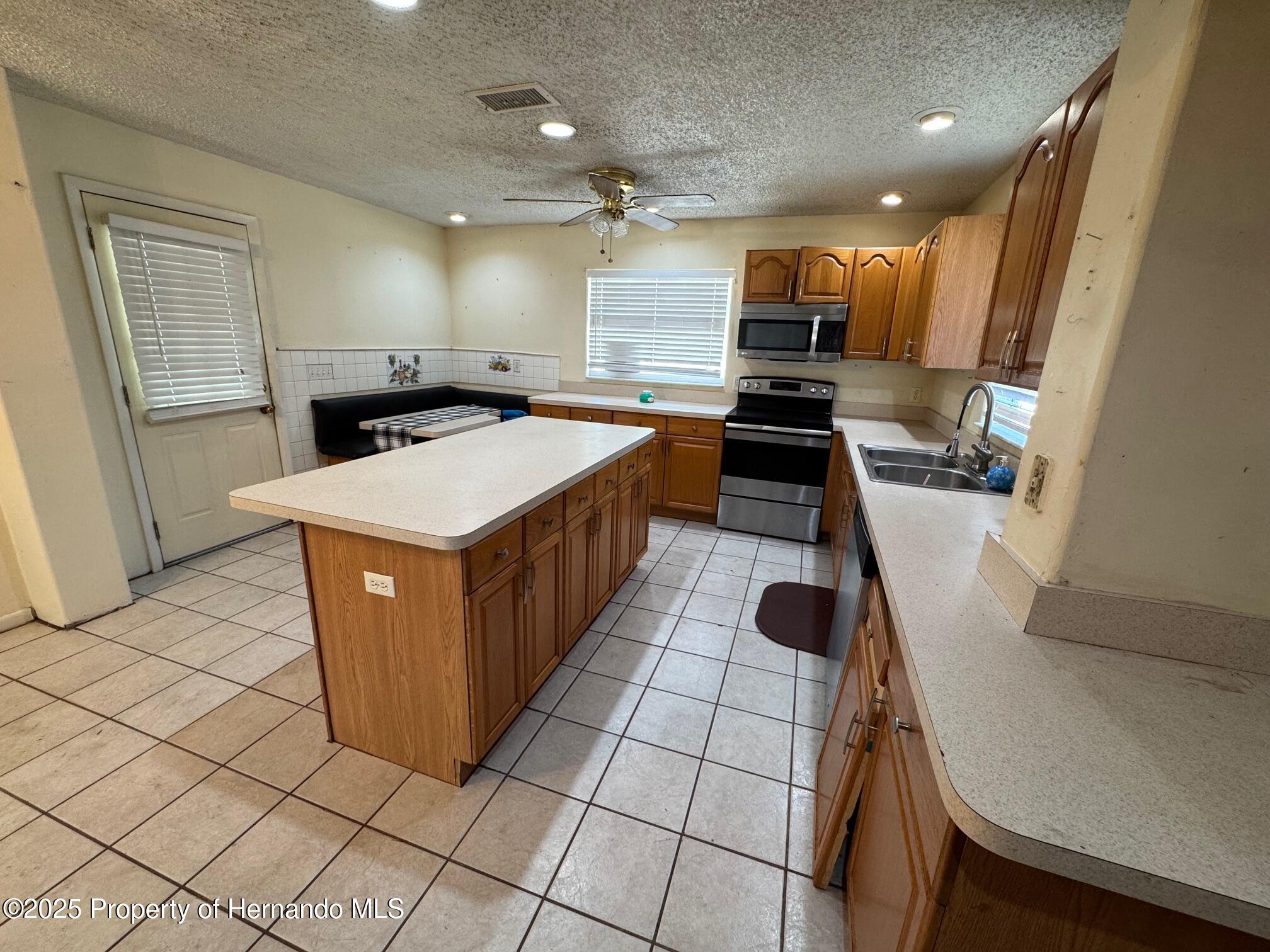 9285 Carthage Road, Spring Hill, Florida image 5