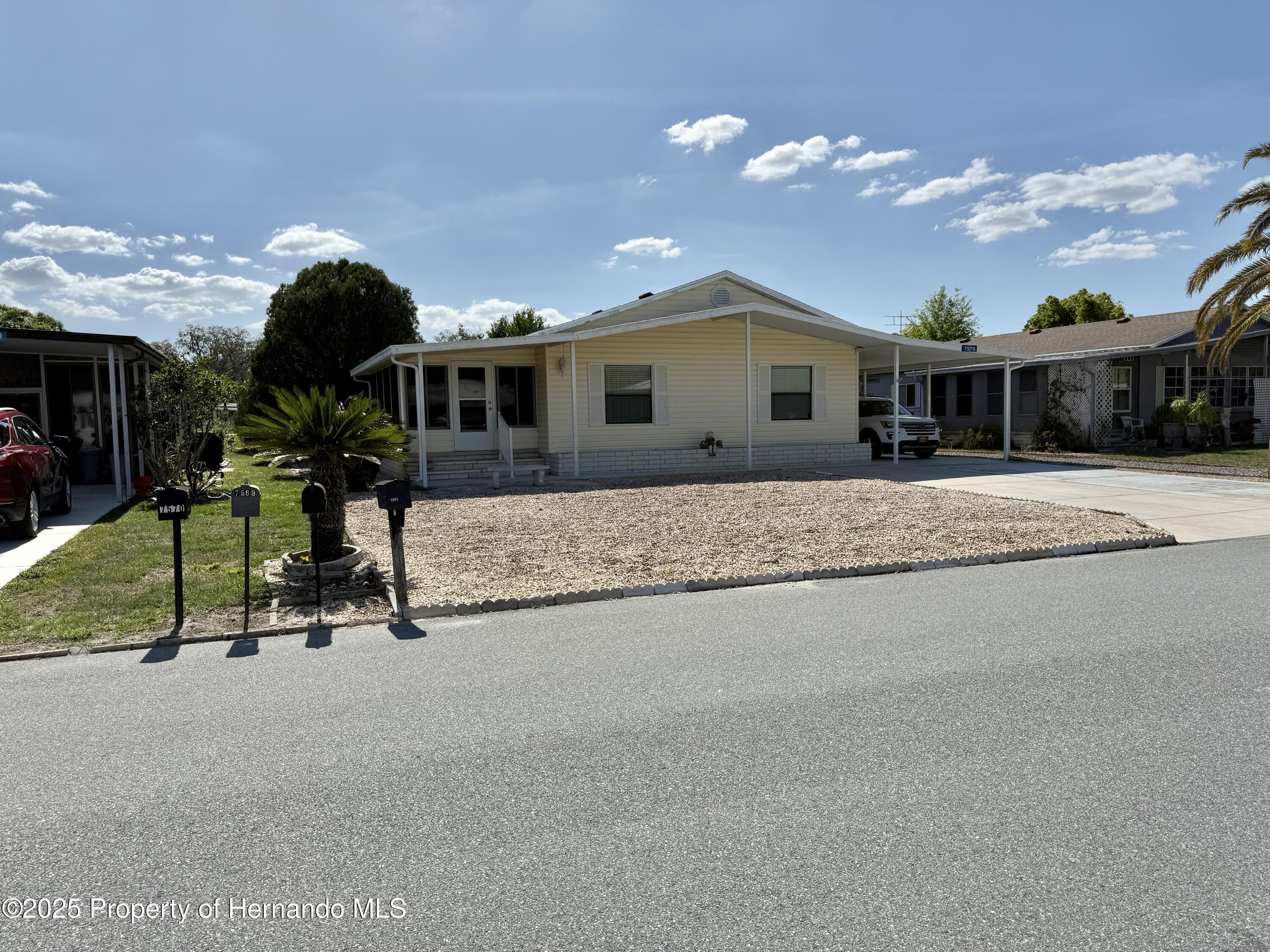 7575 Western Circle Drive, Brooksville, Florida image 2