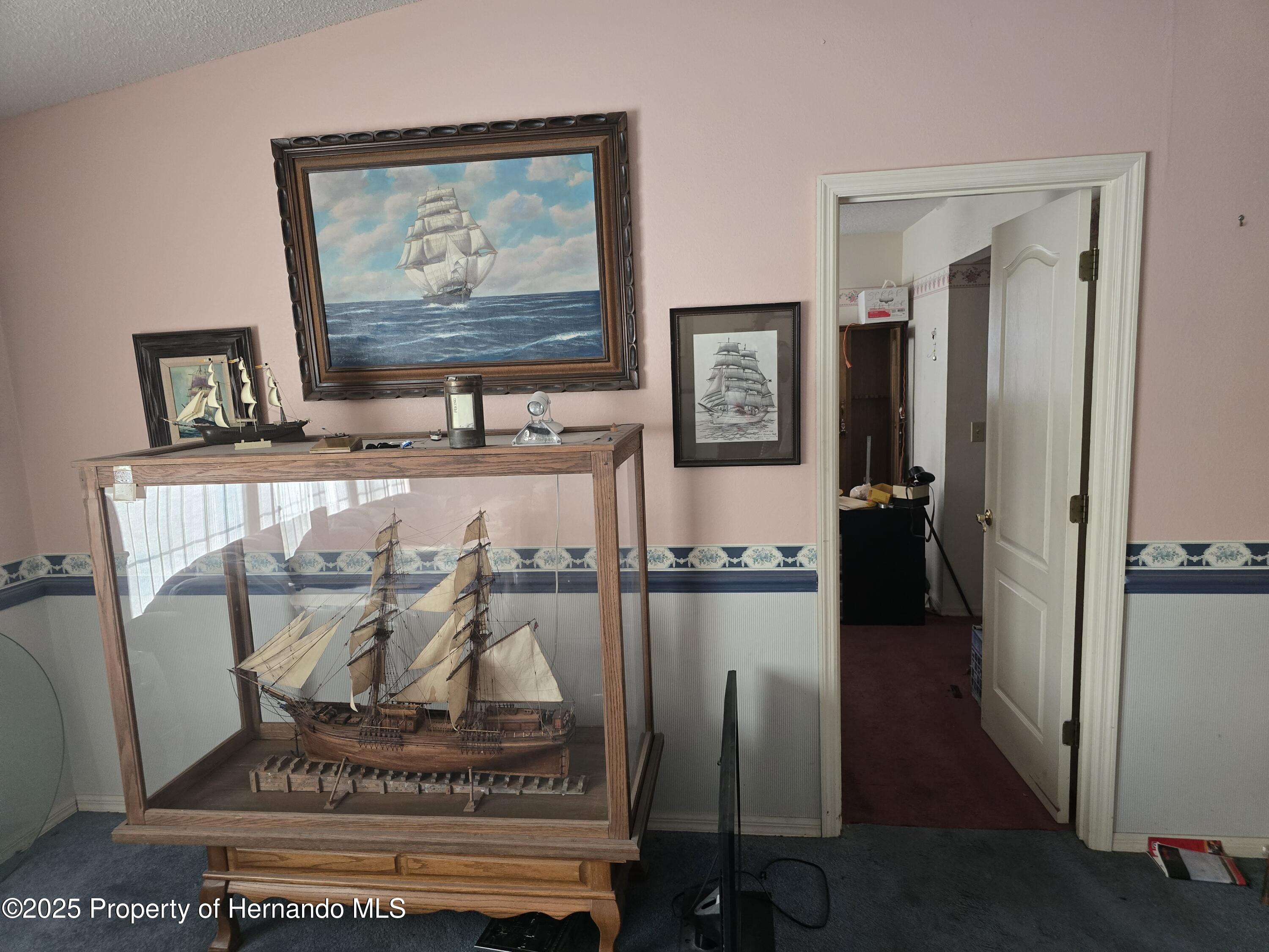 6473 Blackbird Avenue, Weeki Wachee, Florida image 10