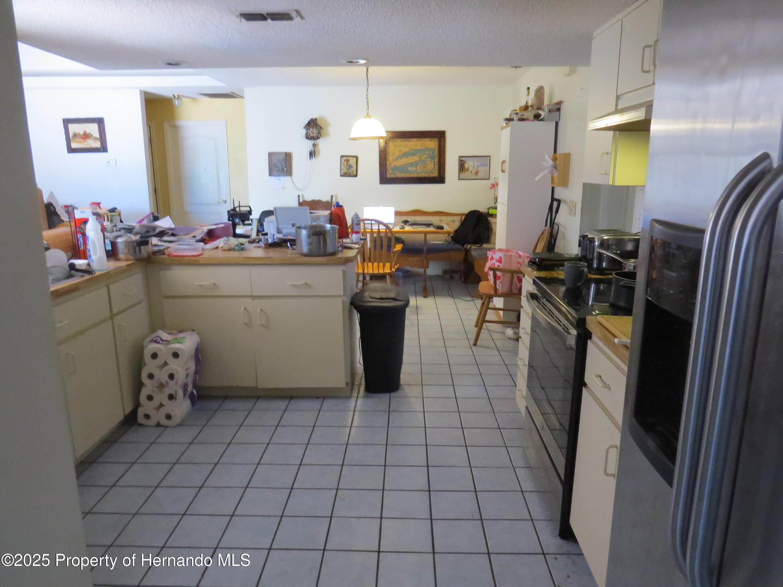 6473 Blackbird Avenue, Weeki Wachee, Florida image 7