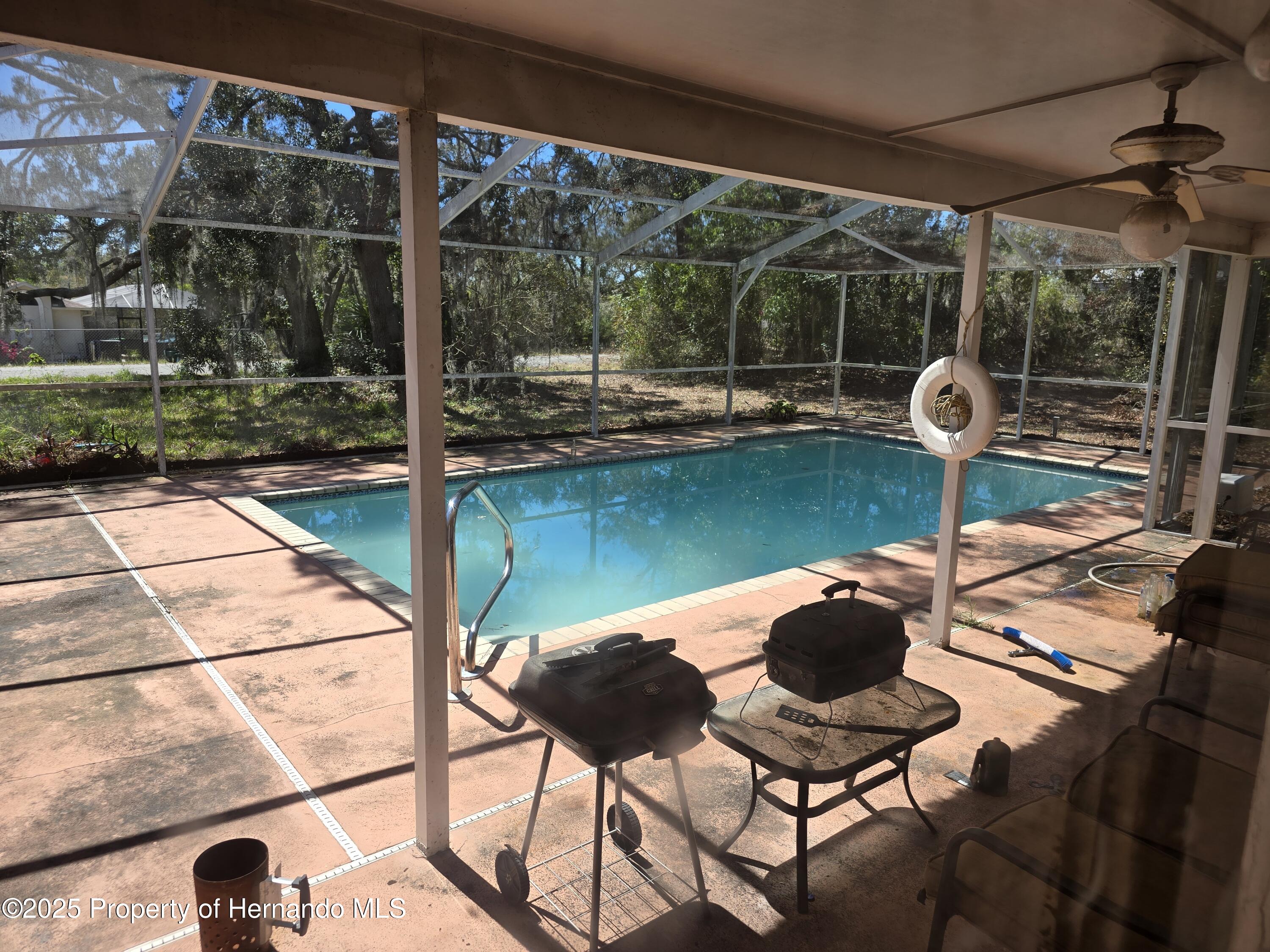 6473 Blackbird Avenue, Weeki Wachee, Florida image 17