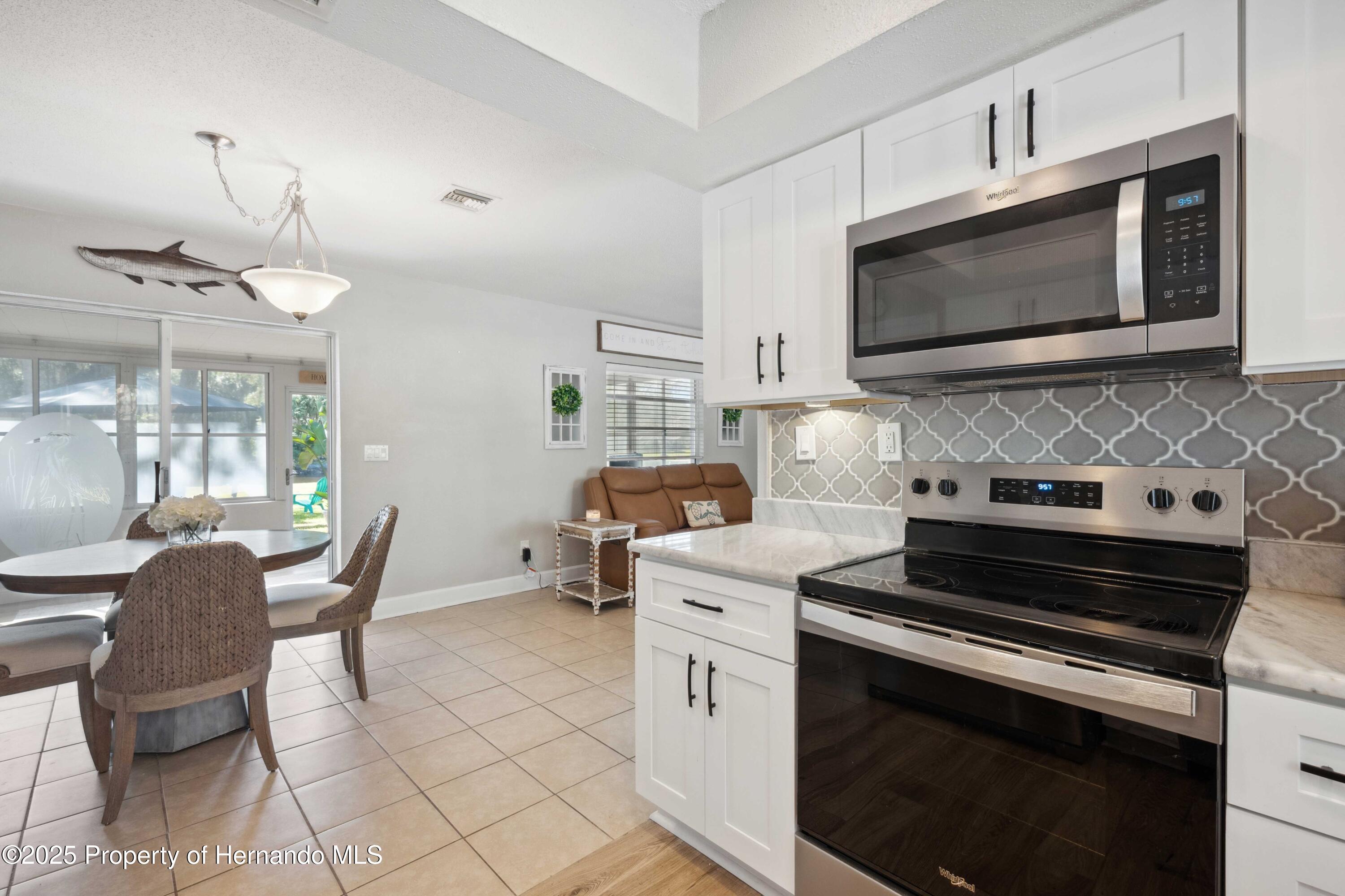 6139 S Royal Drive, Homosassa, Florida image 9