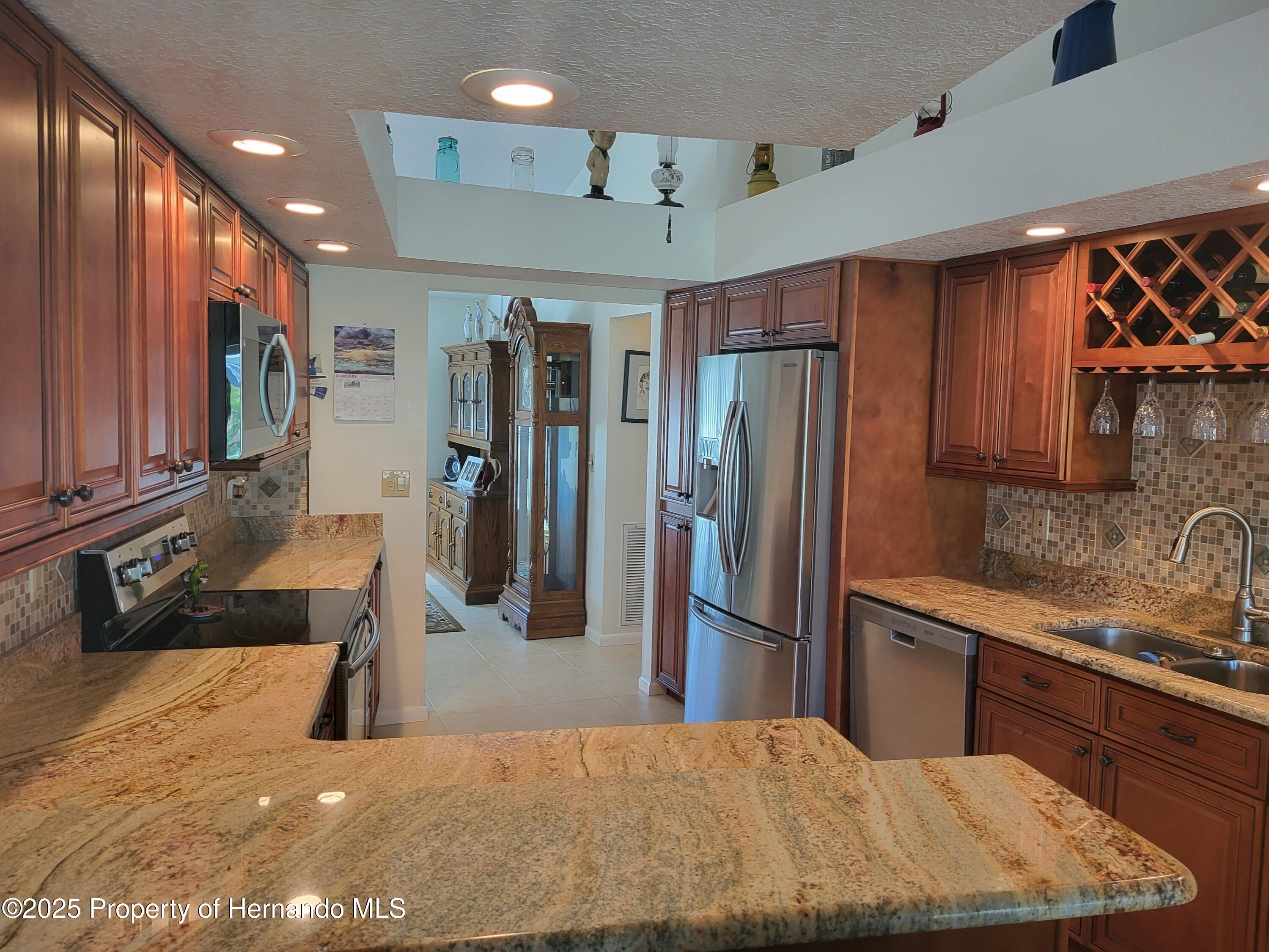 9615 Southern Belle Drive, Weeki Wachee, Florida image 8