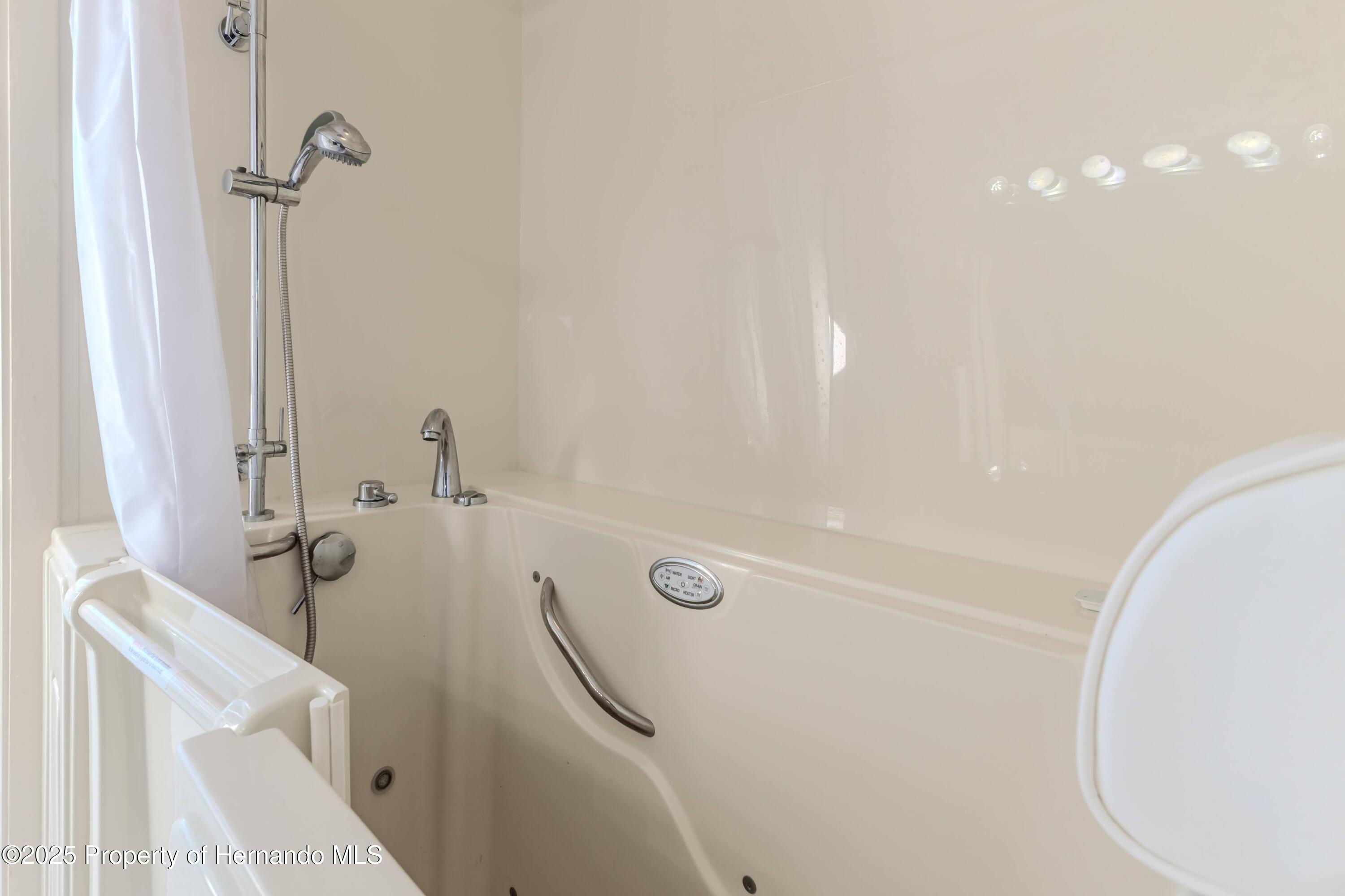 9131 Rhett Lane, Weeki Wachee, Florida image 38