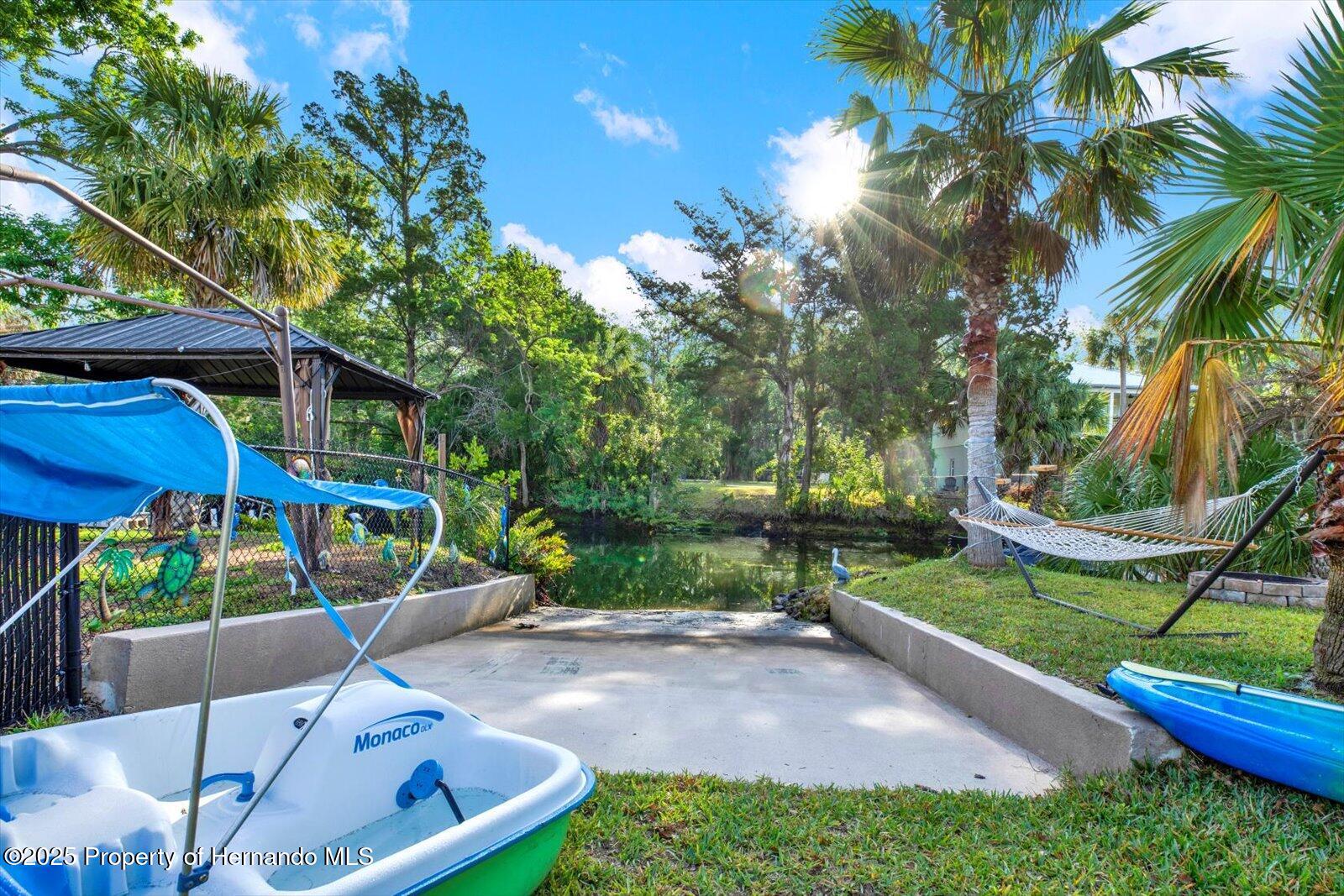 6220 Island Drive, Weeki Wachee, Florida image 2