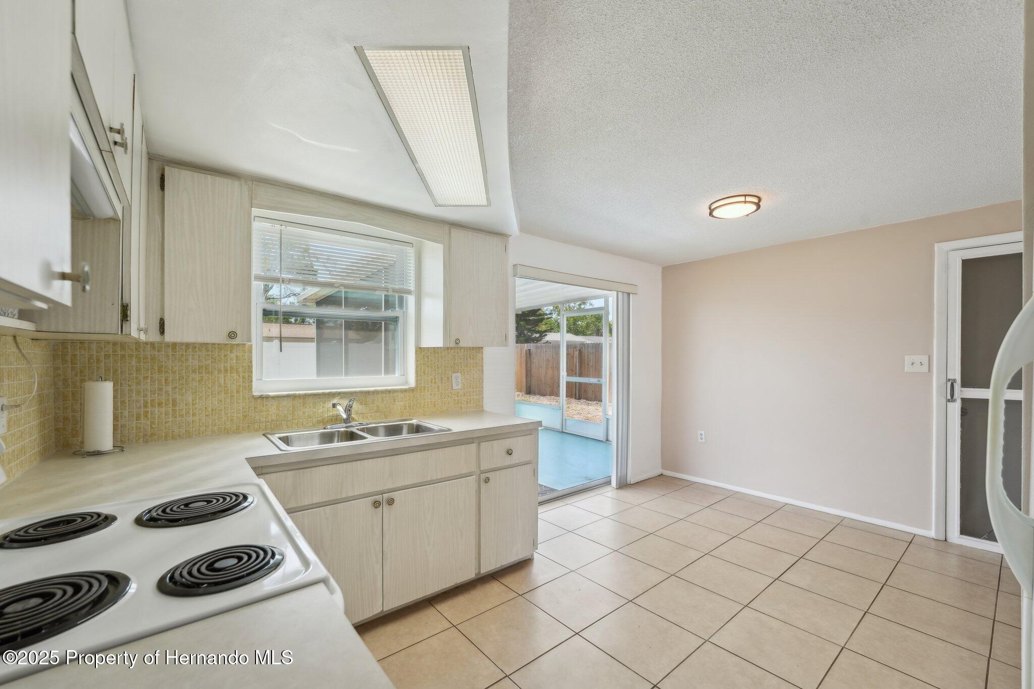 7034 King Arthur Drive, Port Richey, Florida image 14