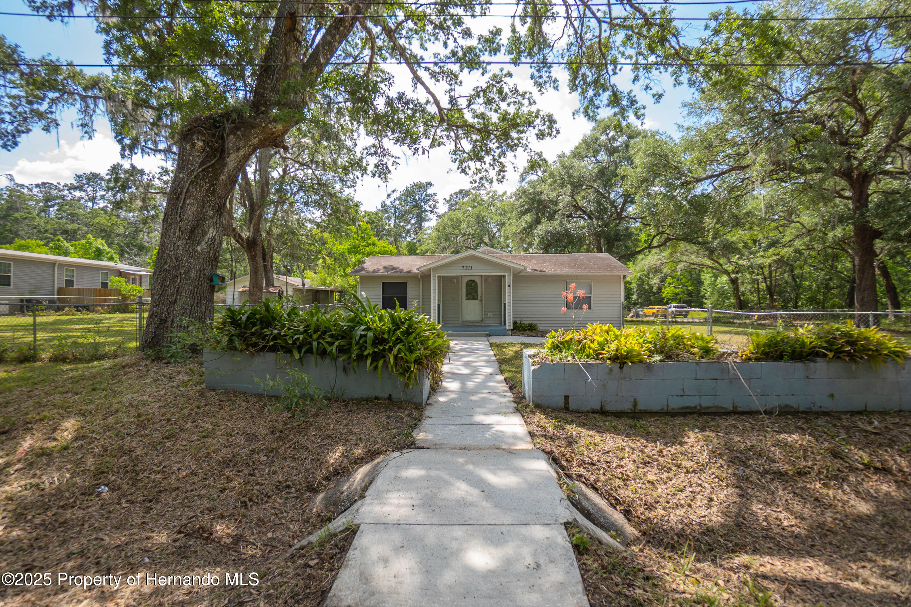 7211 Sunnyside Drive, Brooksville, Florida image 1