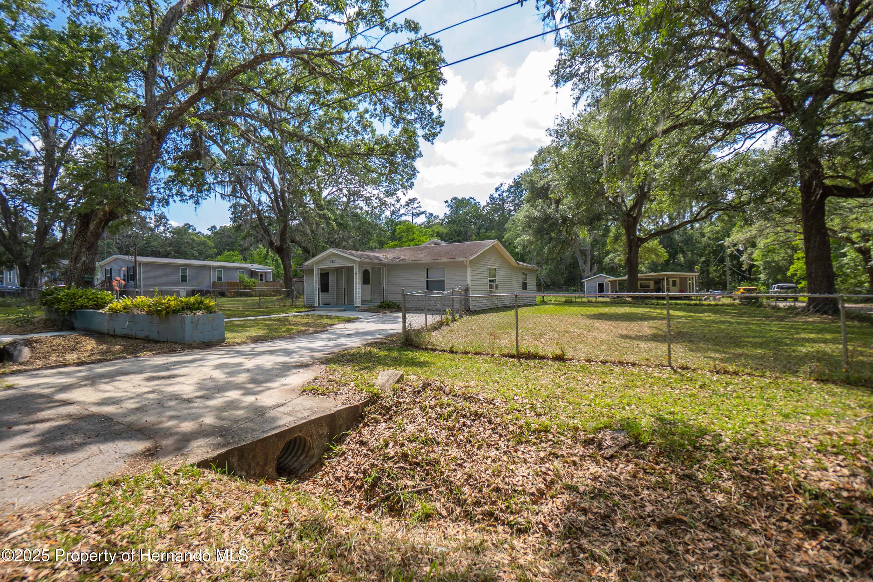 7211 Sunnyside Drive, Brooksville, Florida image 2