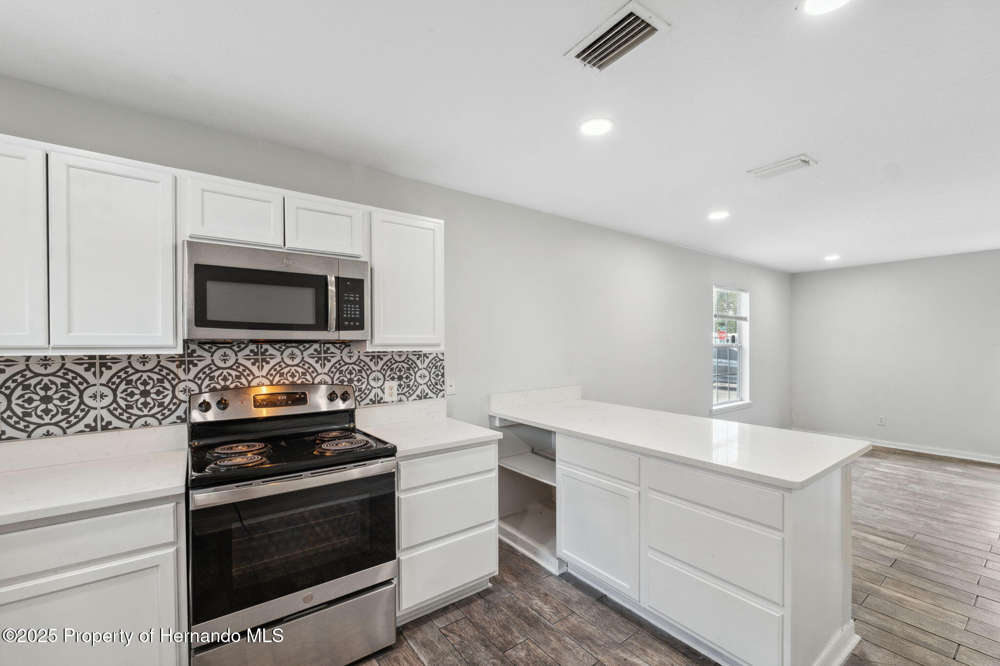 4741 6th Street, Zephyrhills, Florida image 15