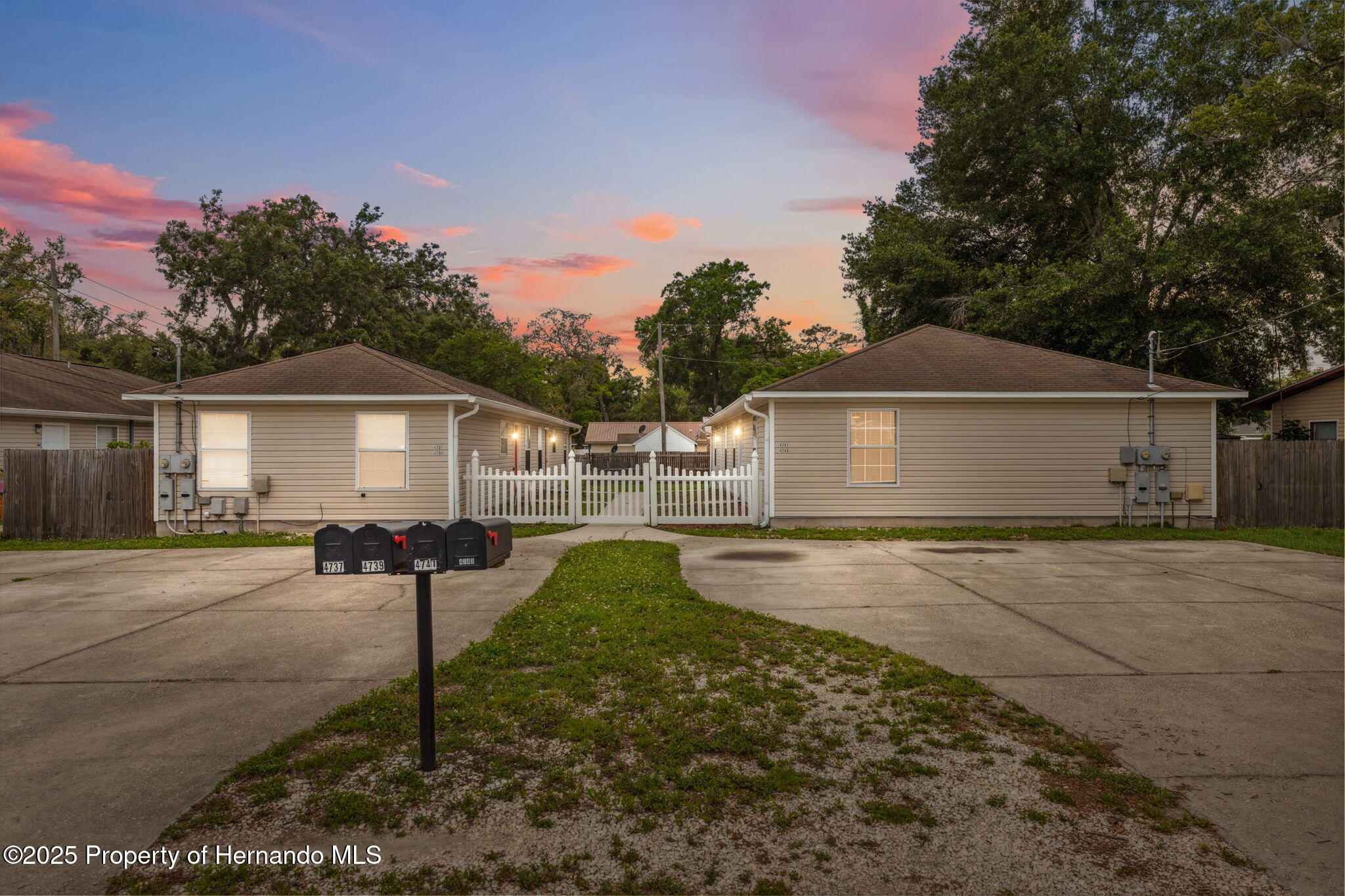 4741 6th Street, Zephyrhills, Florida image 2