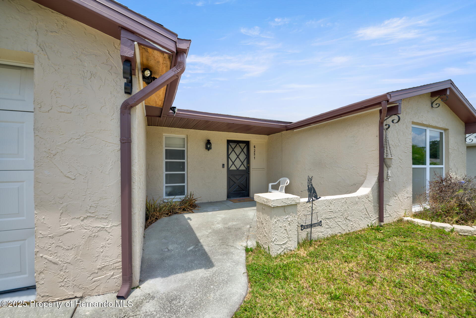 6231 Westport Drive, Port Richey, Florida image 5