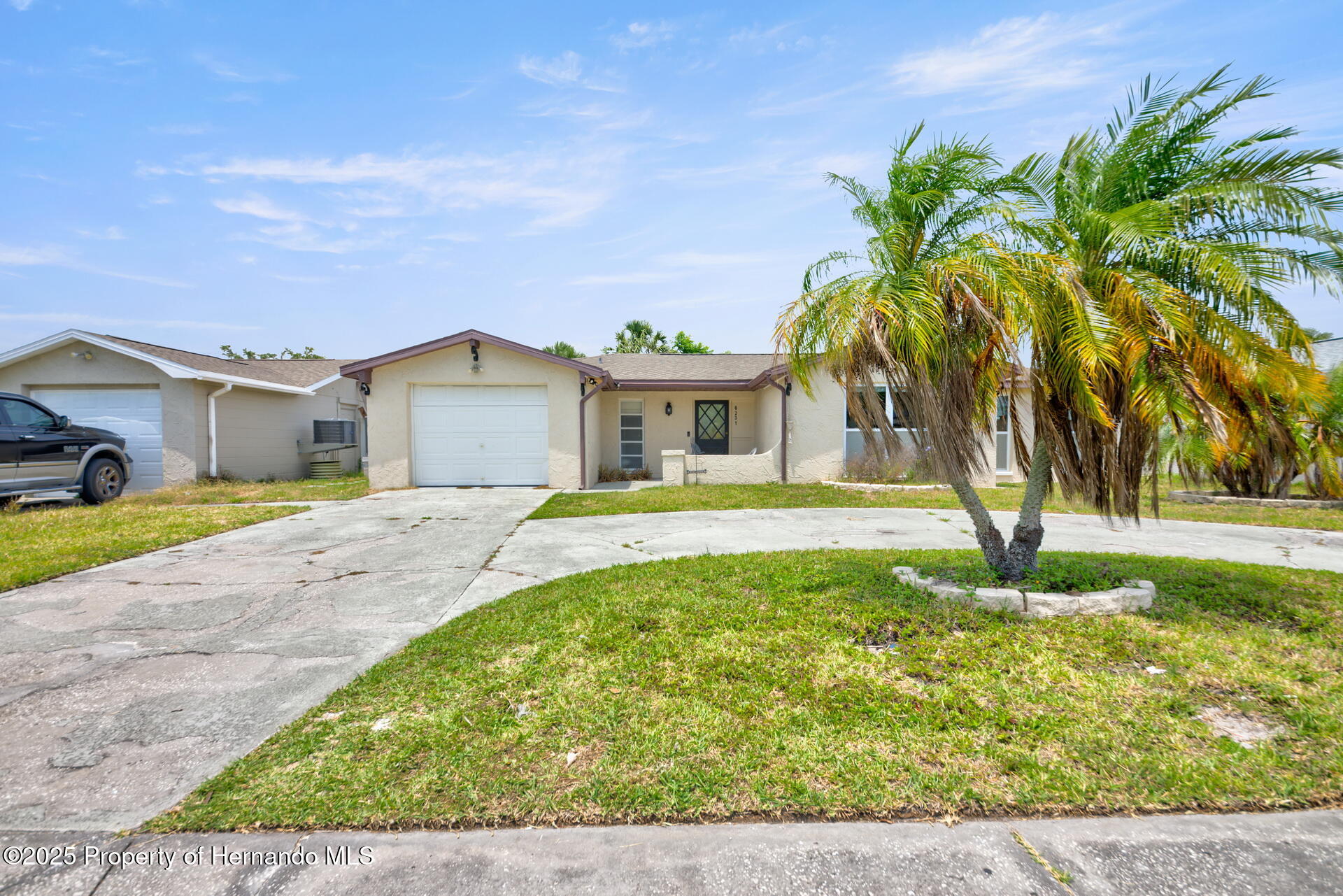 6231 Westport Drive, Port Richey, Florida image 2