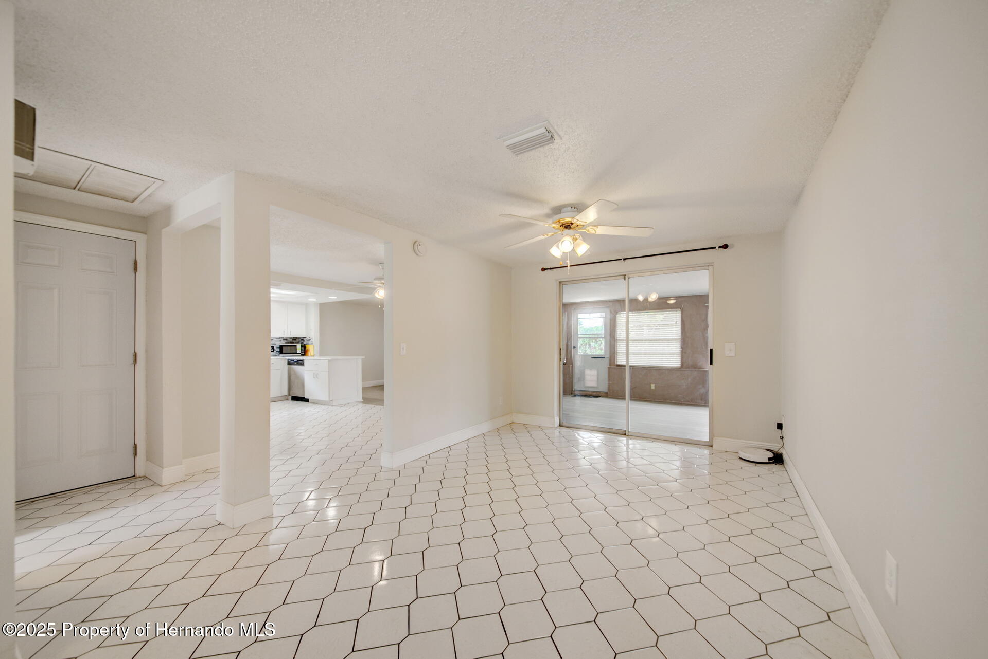 6231 Westport Drive, Port Richey, Florida image 12