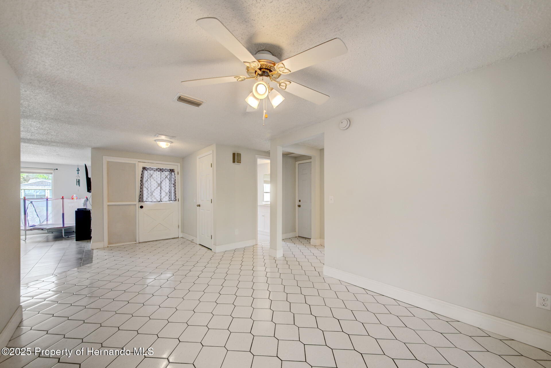 6231 Westport Drive, Port Richey, Florida image 14