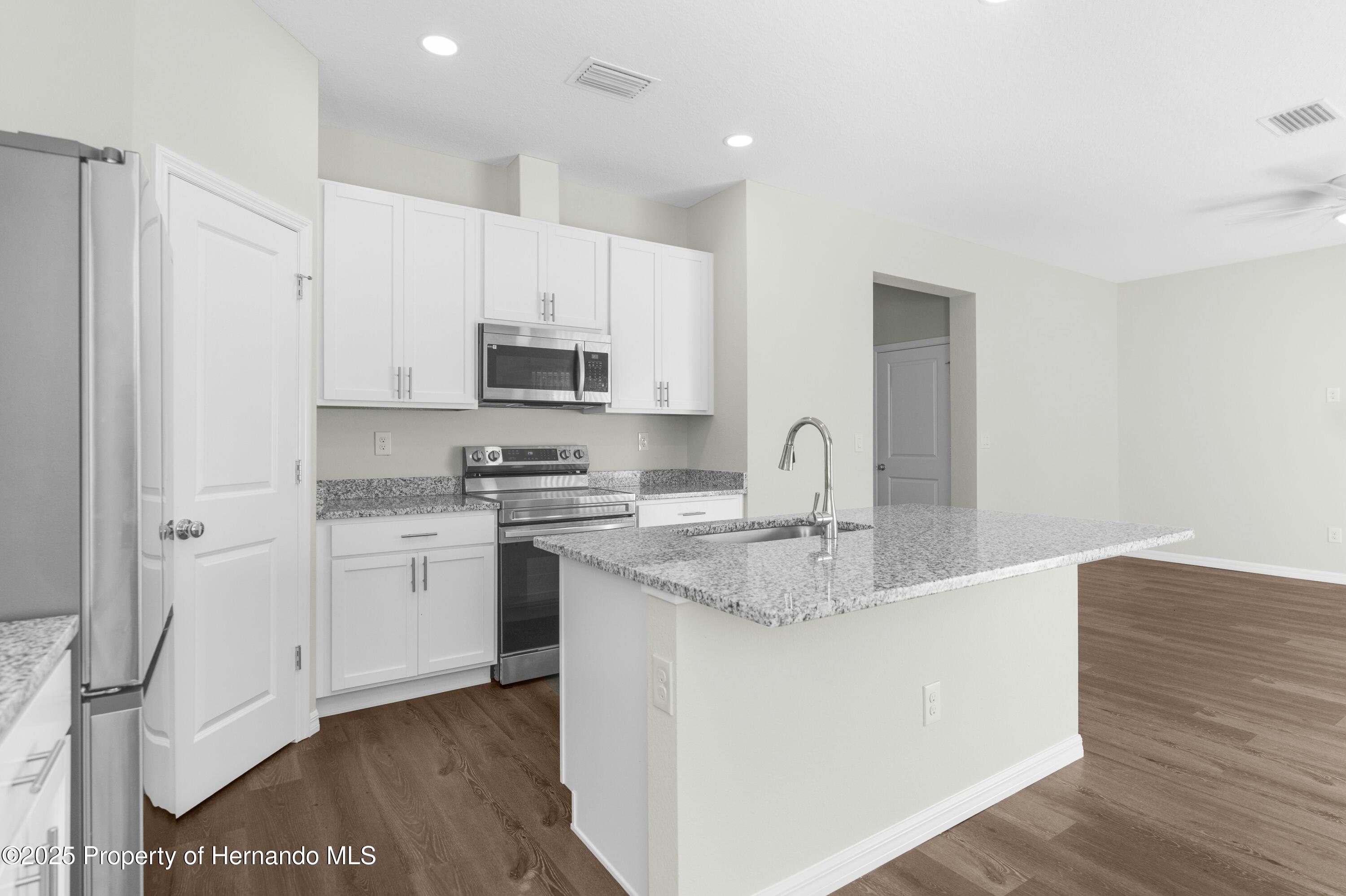 9062 Wade Street, Weeki Wachee, Florida image 2