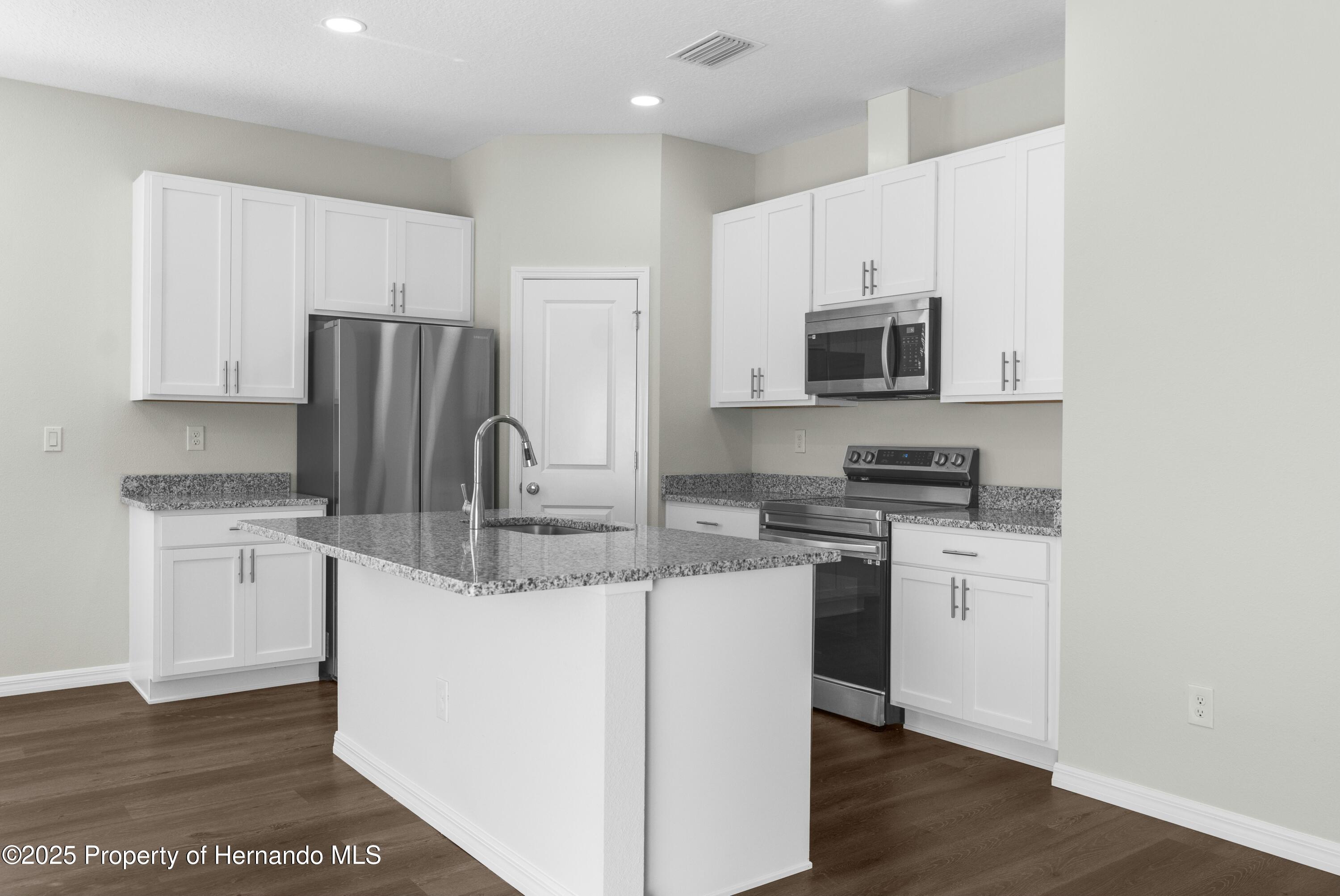 9062 Wade Street, Weeki Wachee, Florida image 7
