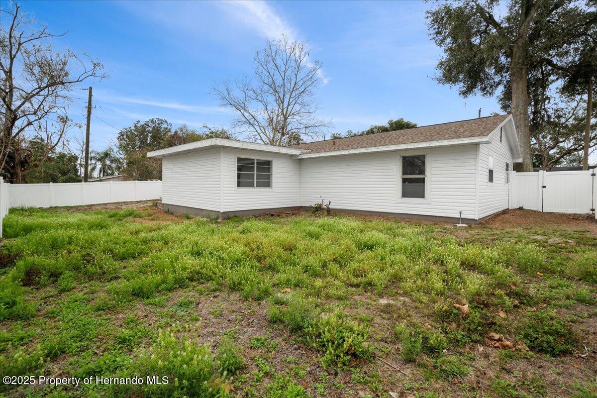 6358 Dakota Drive, Brooksville, Florida image 28