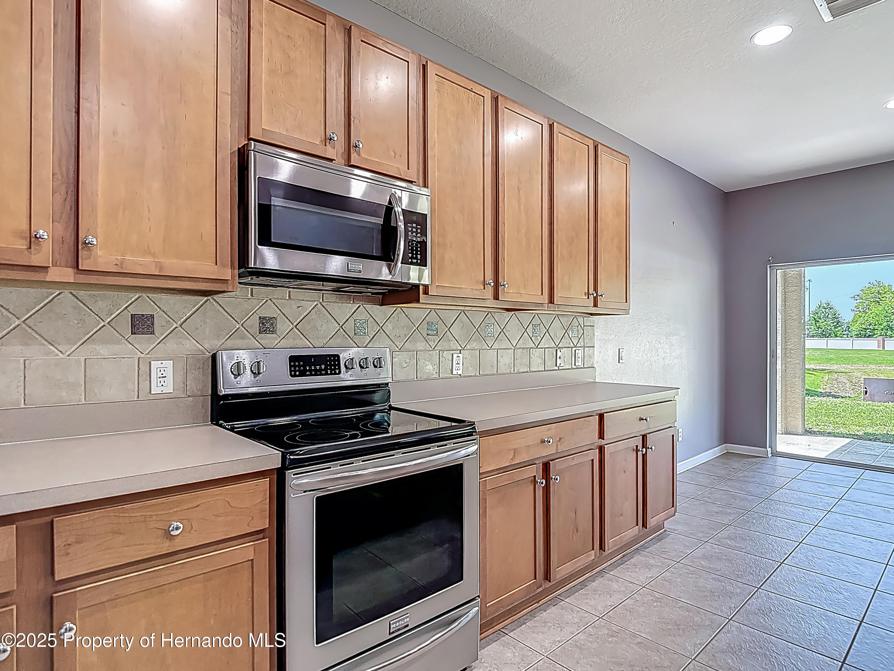 14137 Wake Robin Drive, Brooksville, Florida image 19