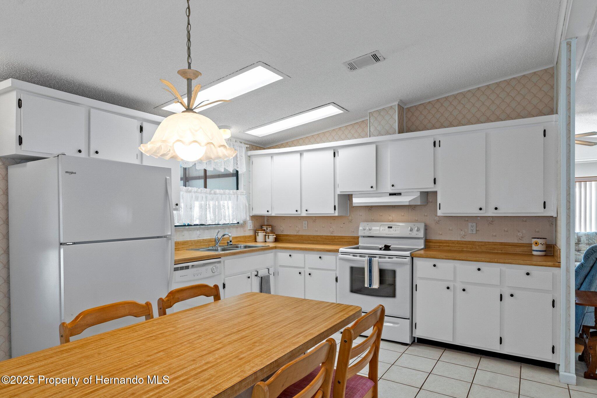 12312 Conde Drive, Brooksville, Florida image 13