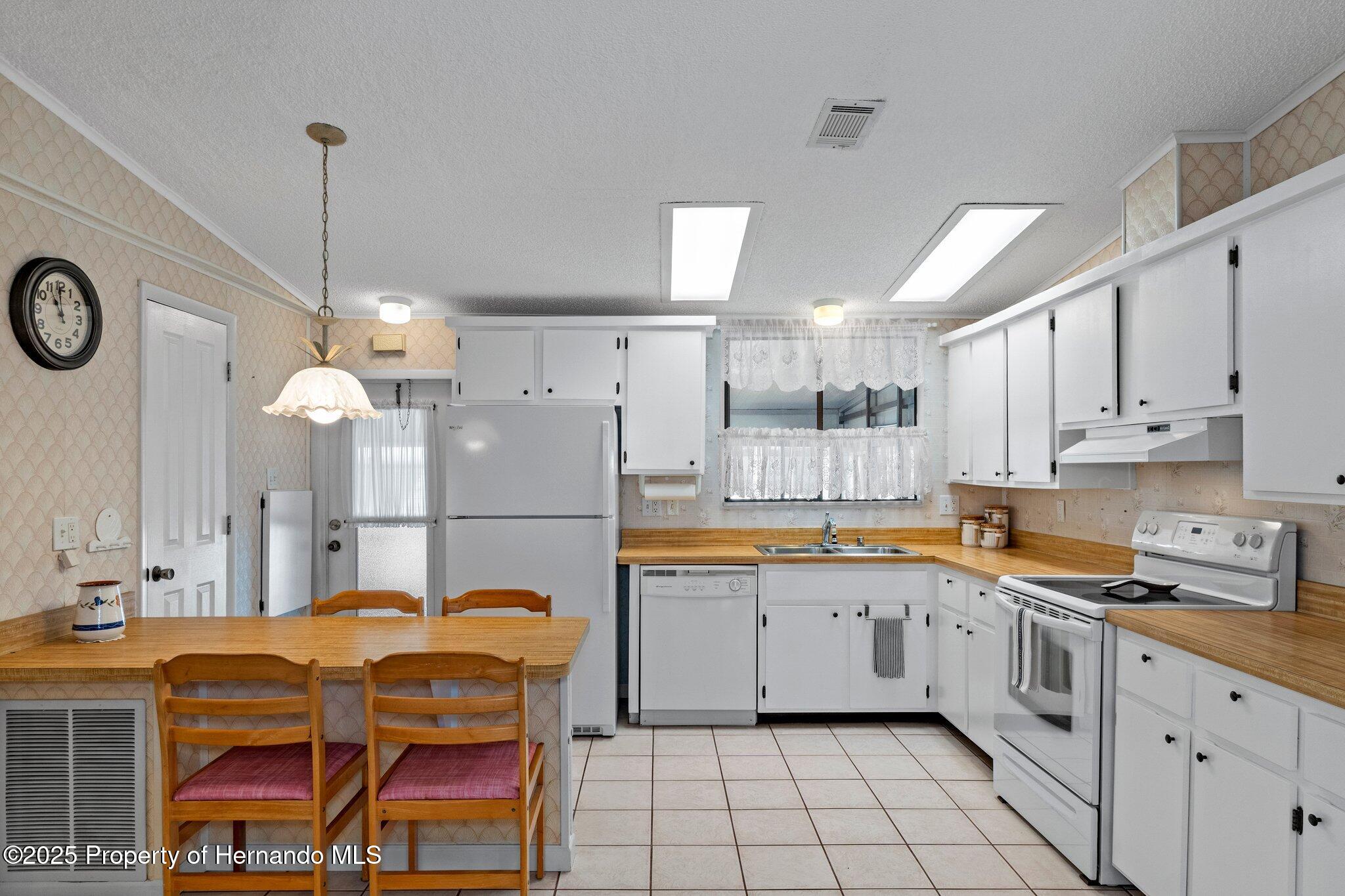 12312 Conde Drive, Brooksville, Florida image 12