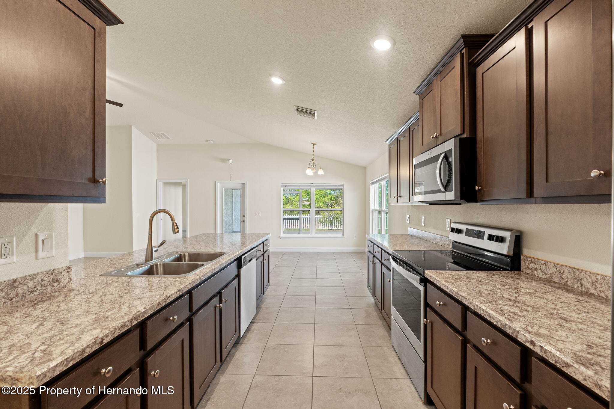 16302 Vine Cliff Avenue, Hudson, Florida image 15