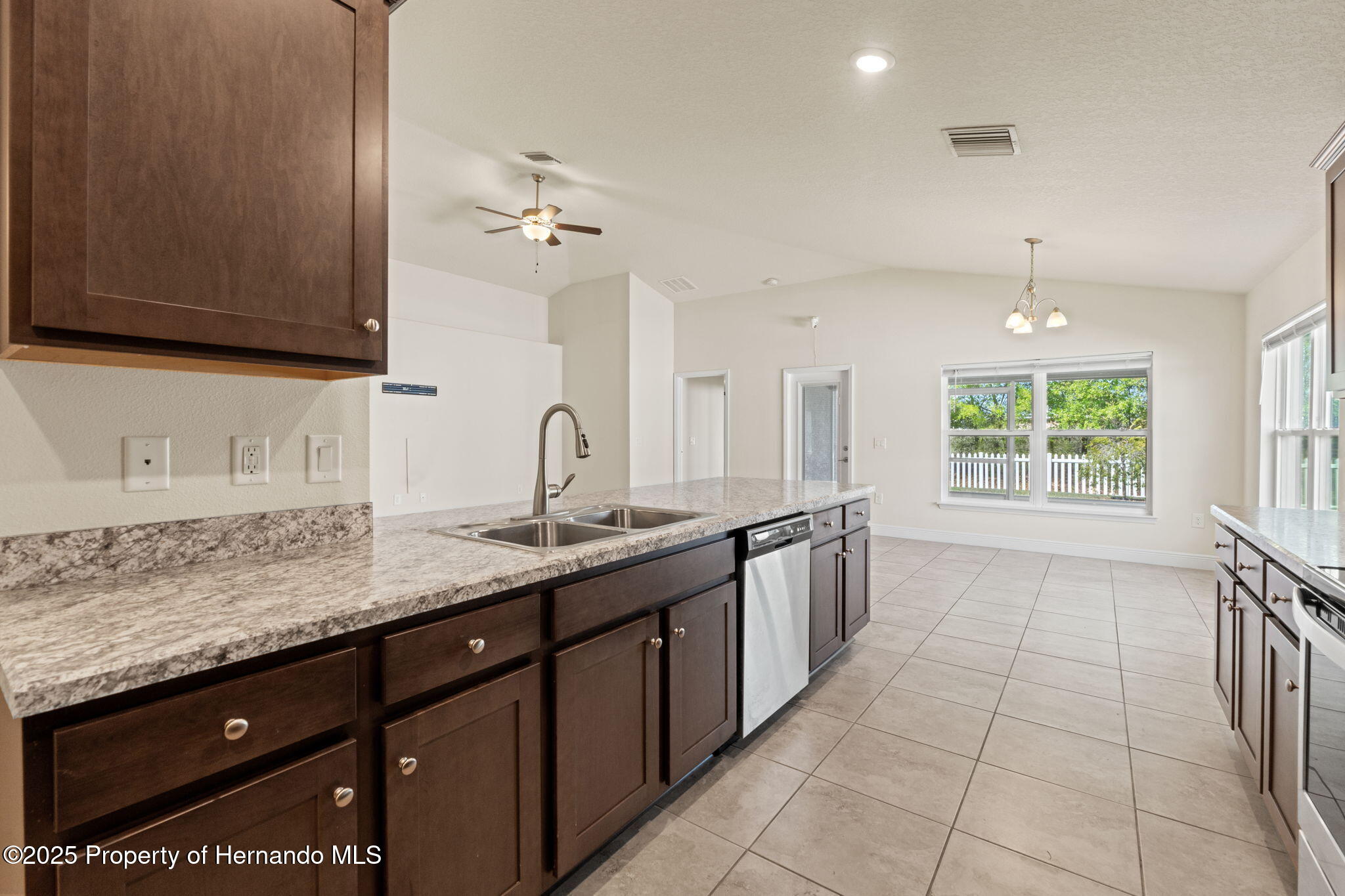 16302 Vine Cliff Avenue, Hudson, Florida image 17