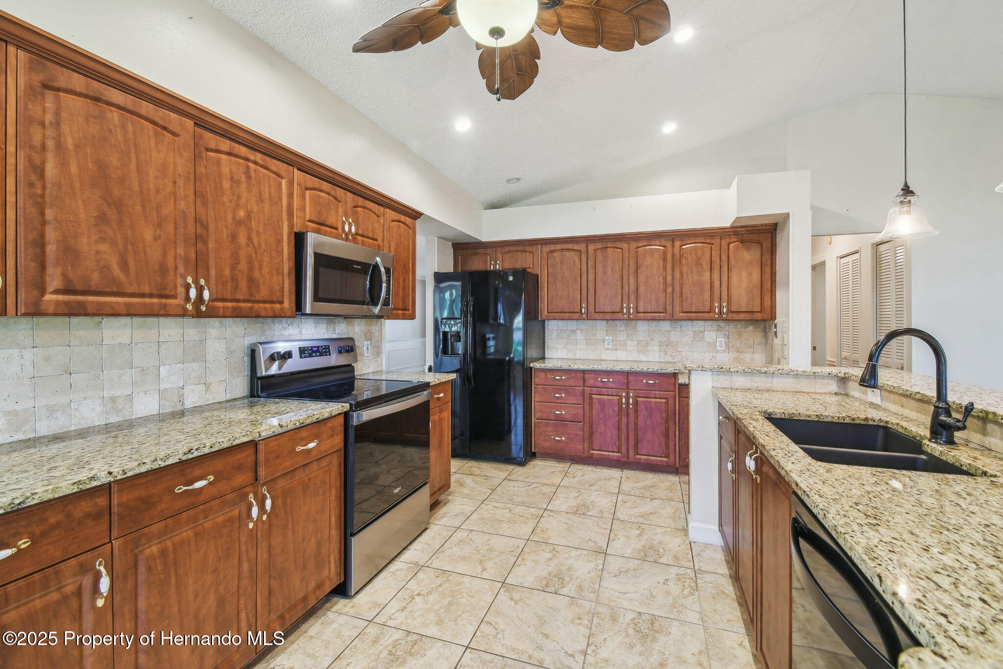 7328 Sugarbush Drive, Spring Hill, Florida image 17