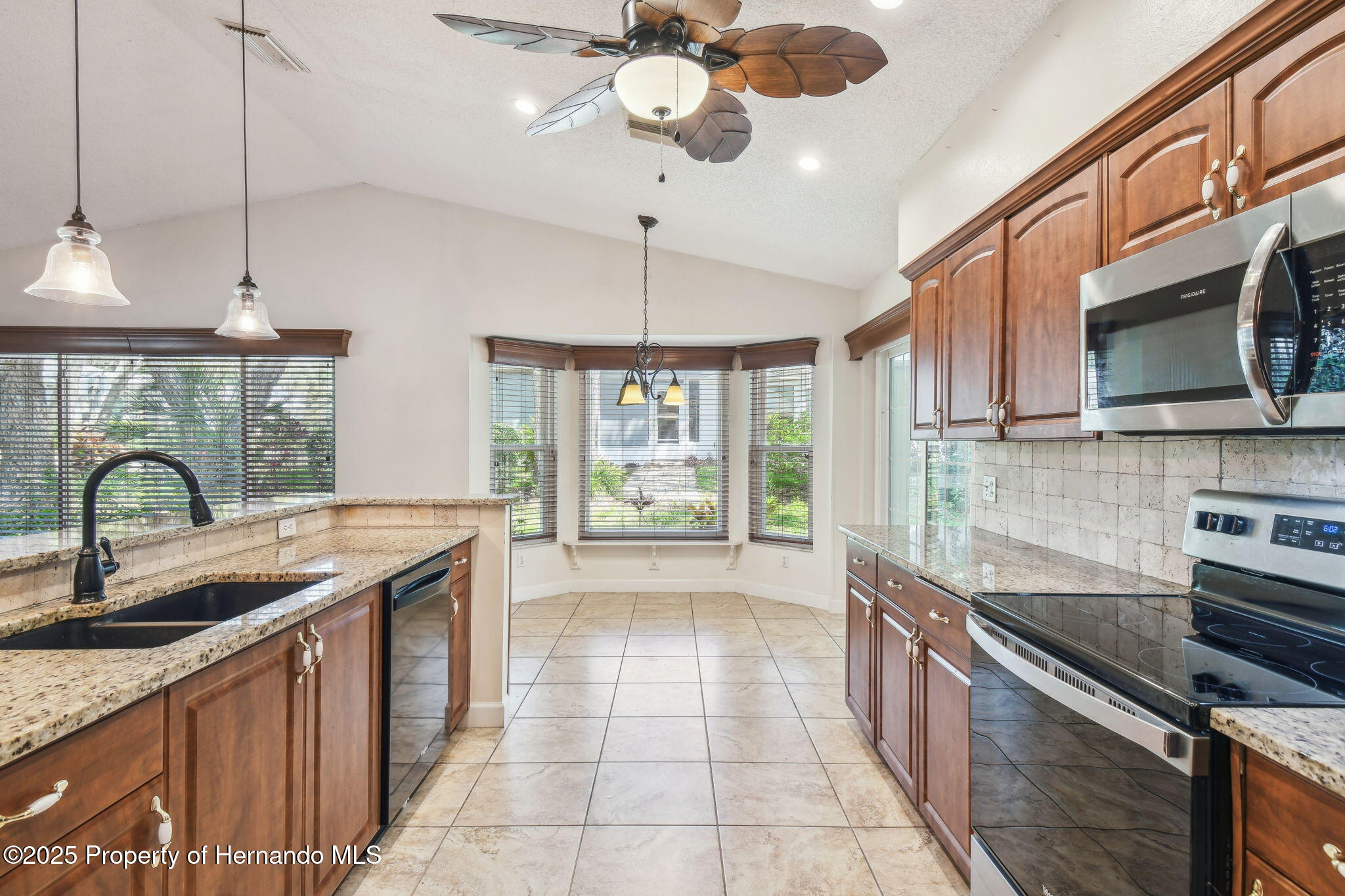 7328 Sugarbush Drive, Spring Hill, Florida image 14