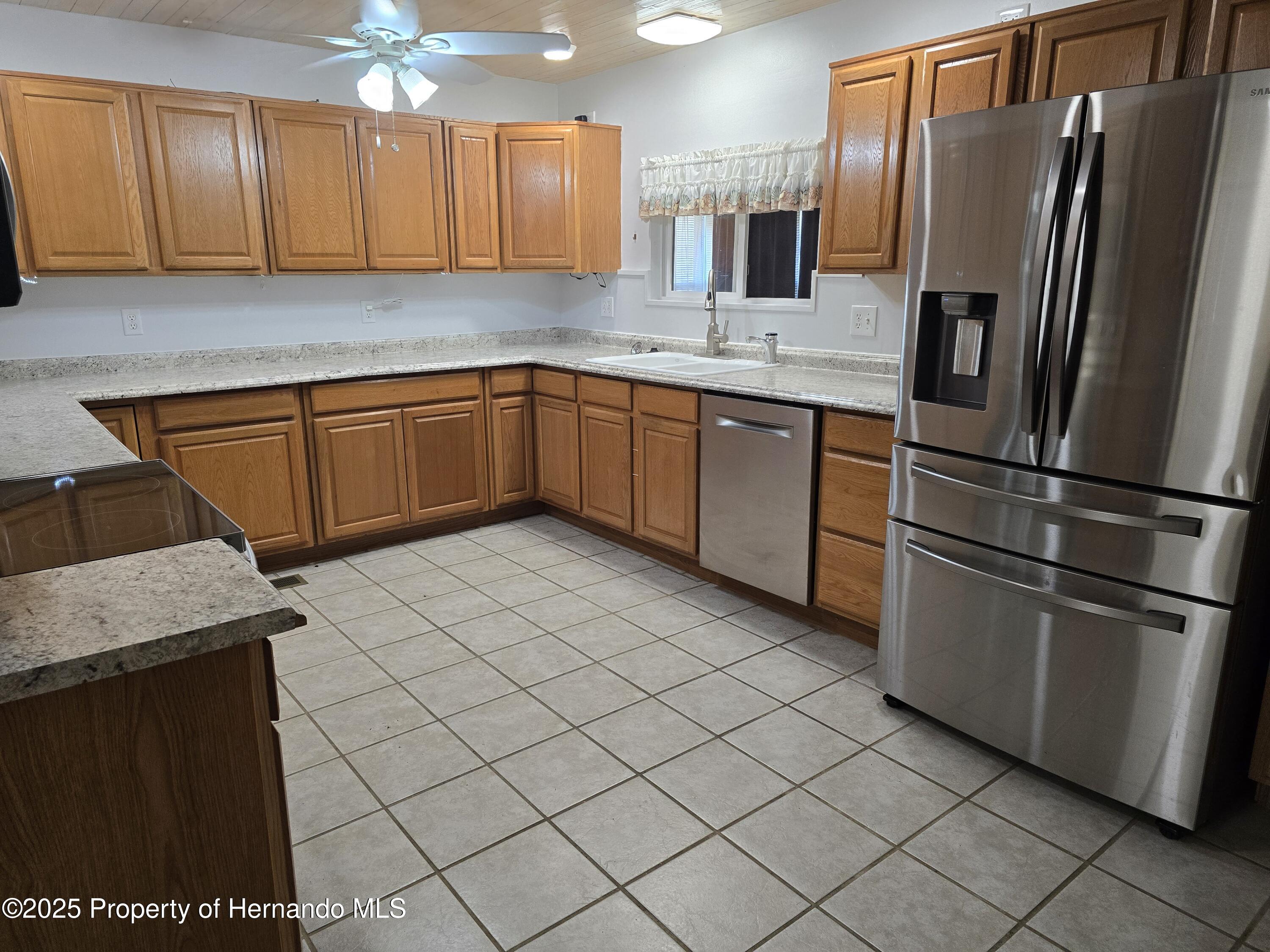 8071 Highpoint Boulevard, Brooksville, Florida image 13