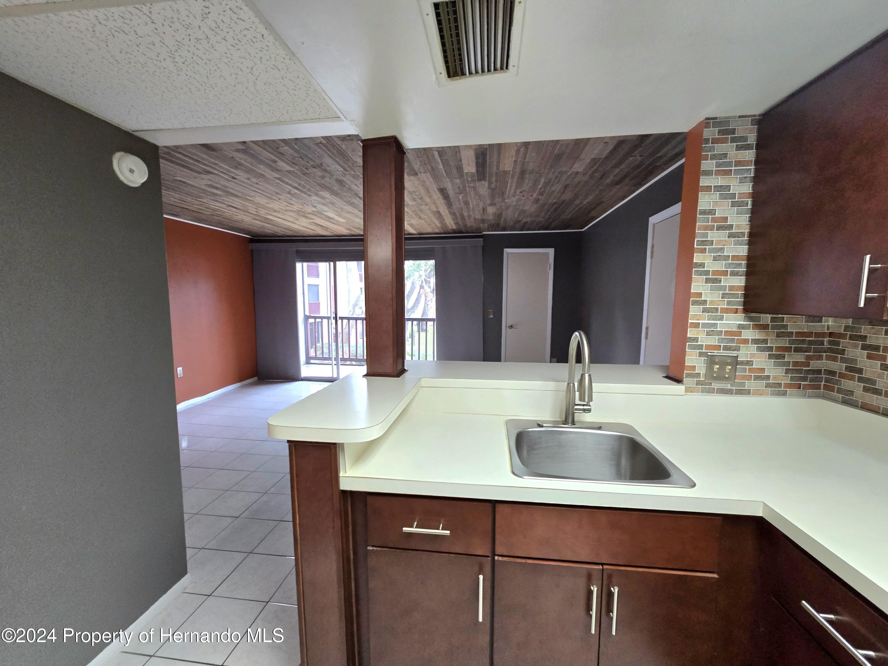 8632 Tahoe Court #7, Tampa, Florida image 19